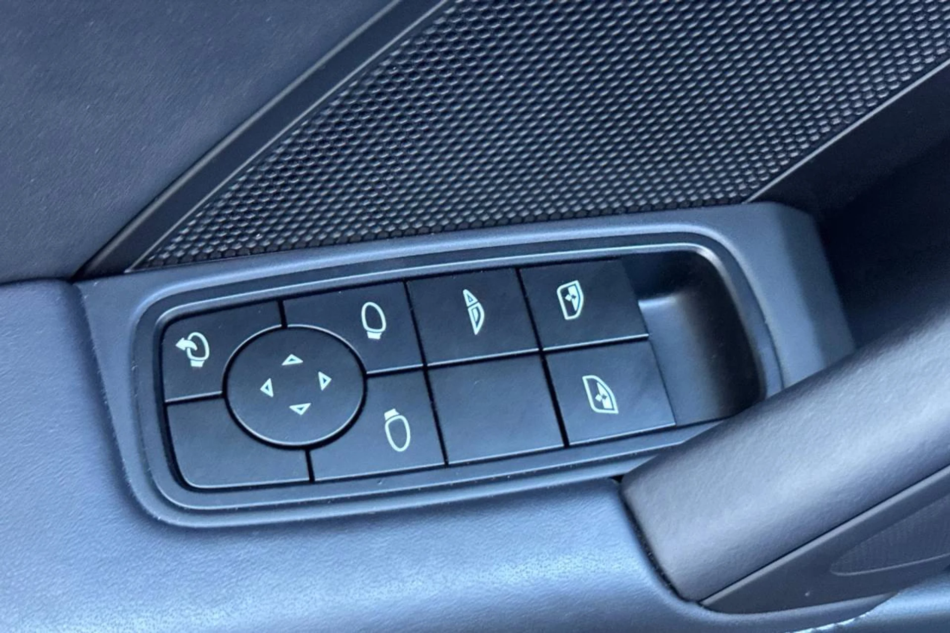 mph013_186066432_1280_c4189f9ff9