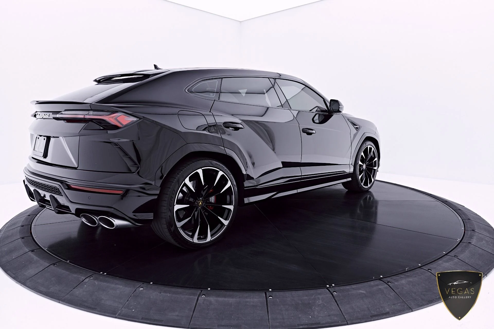 mph013_1862468555_Used_2022_Lamborghini_Urus_1782338924_e769b70a34