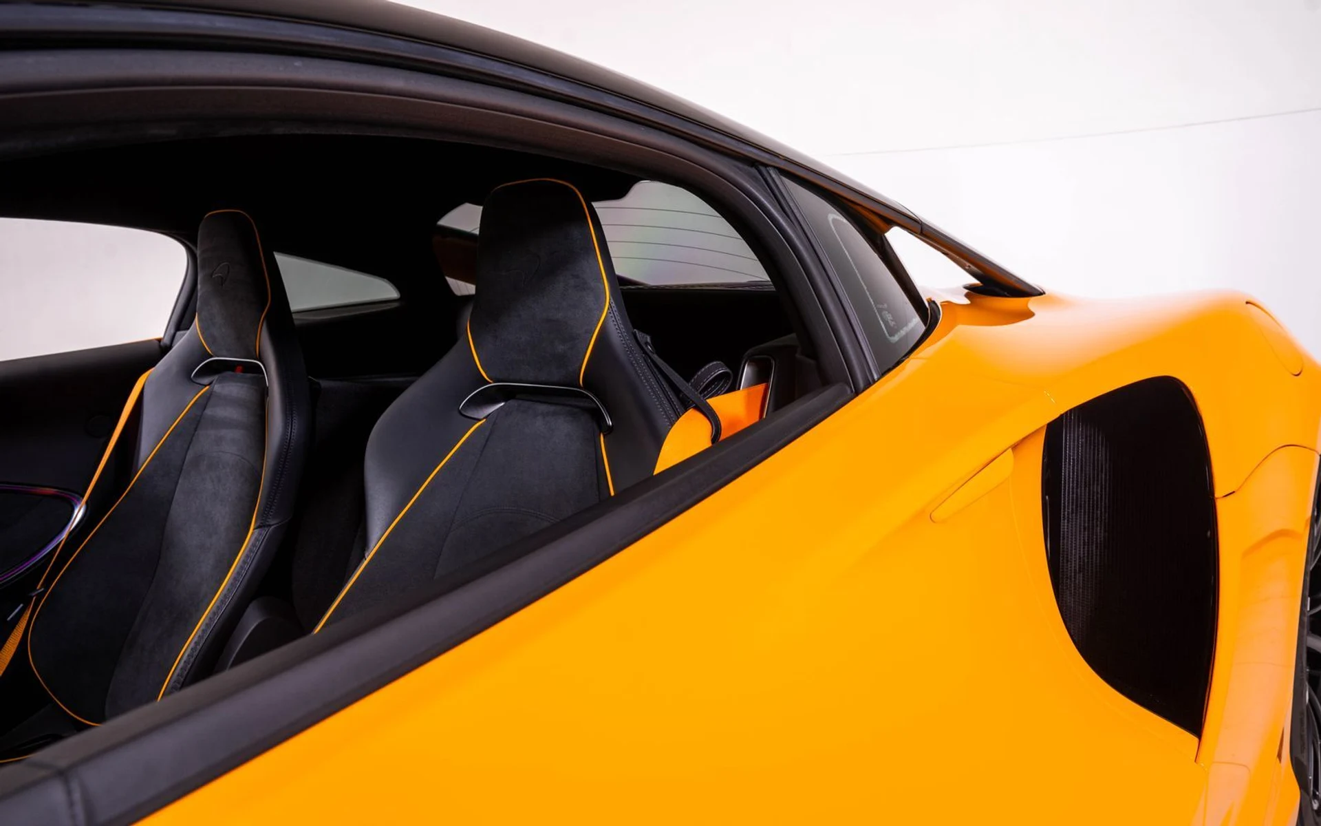 mph013_1864797822_cab531c8f0c6ff2727035f63ee2d1507x_ee2b5124bc