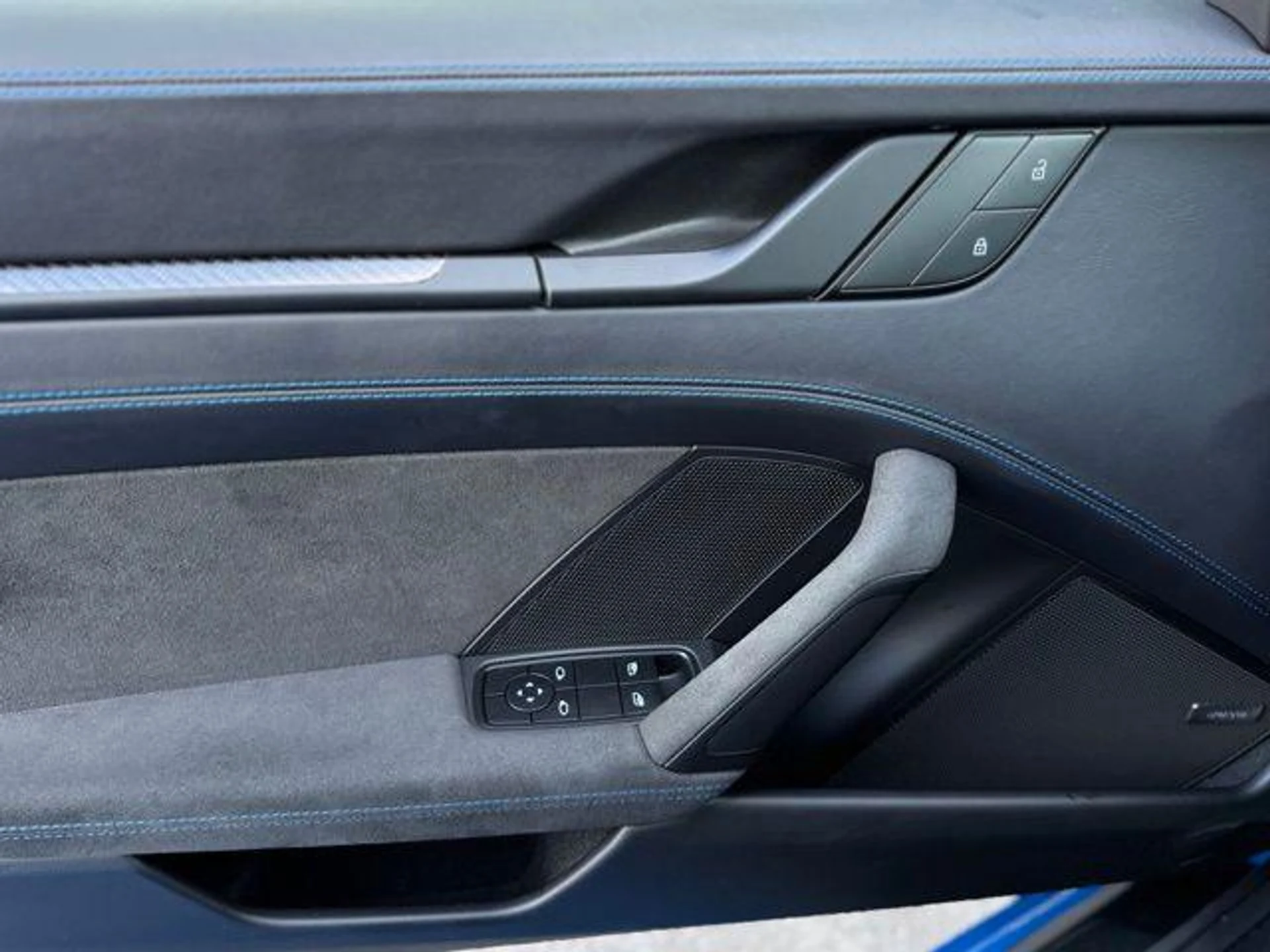 mph013_1865853544_Ylc_U_Hei_N8z_Wj_KYDW_Ns_CSJ_6_B3_J4_A_2699a57185