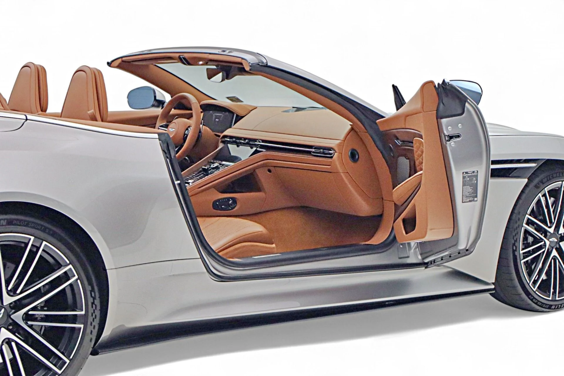 mph013_1871923225_Used_2024_Aston_Martin_DB_12_Volante_5615198747