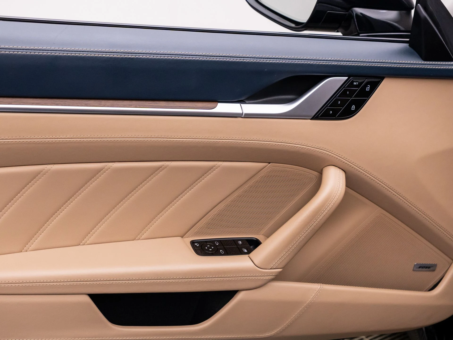 mph013_187502880_b6ac6f445398cd6d00770eebec7d2575x_28a3dc1ac5