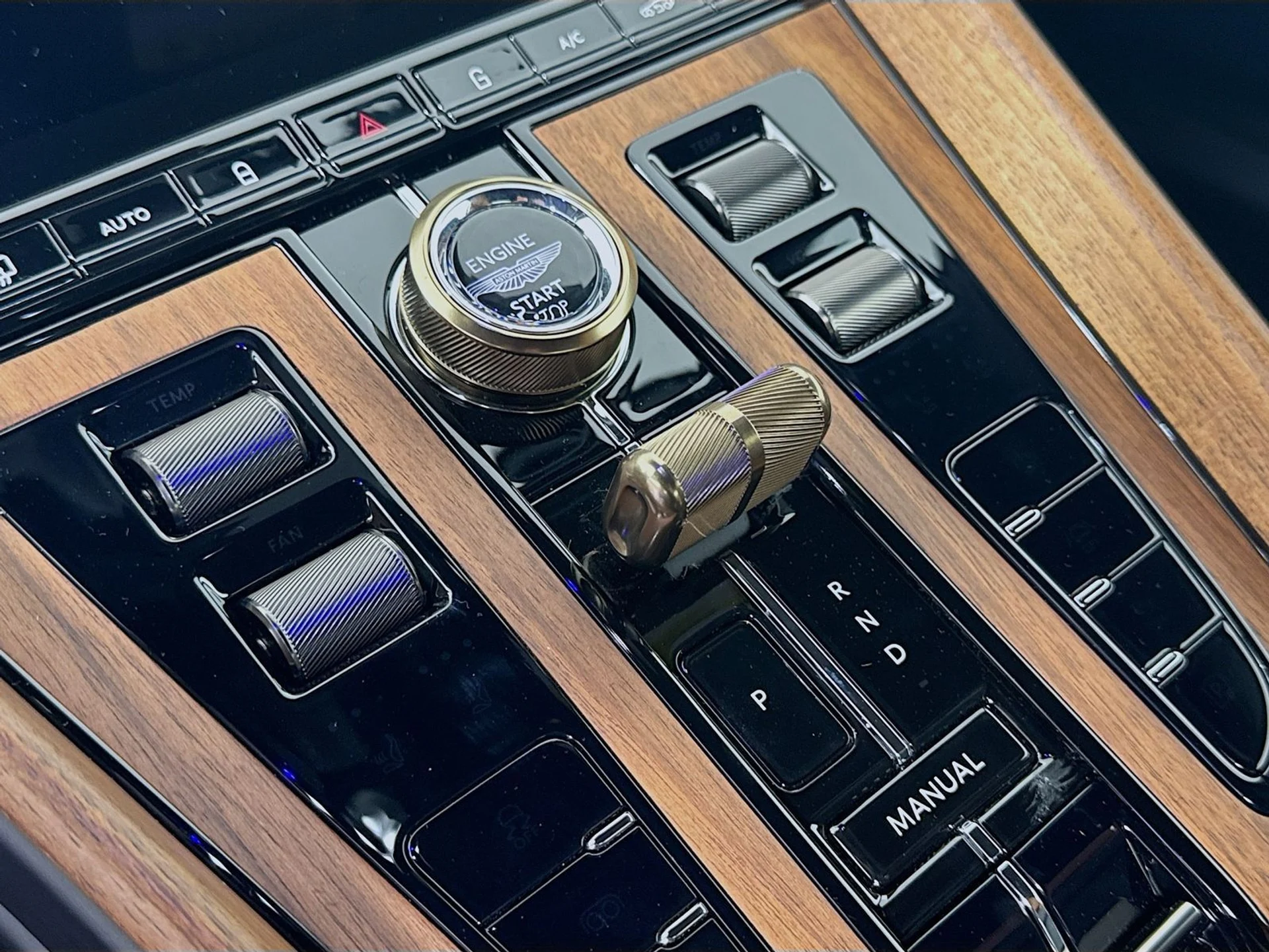 mph013_1875044453_9ee213649b7c61de530e298942900235x_c73799c894