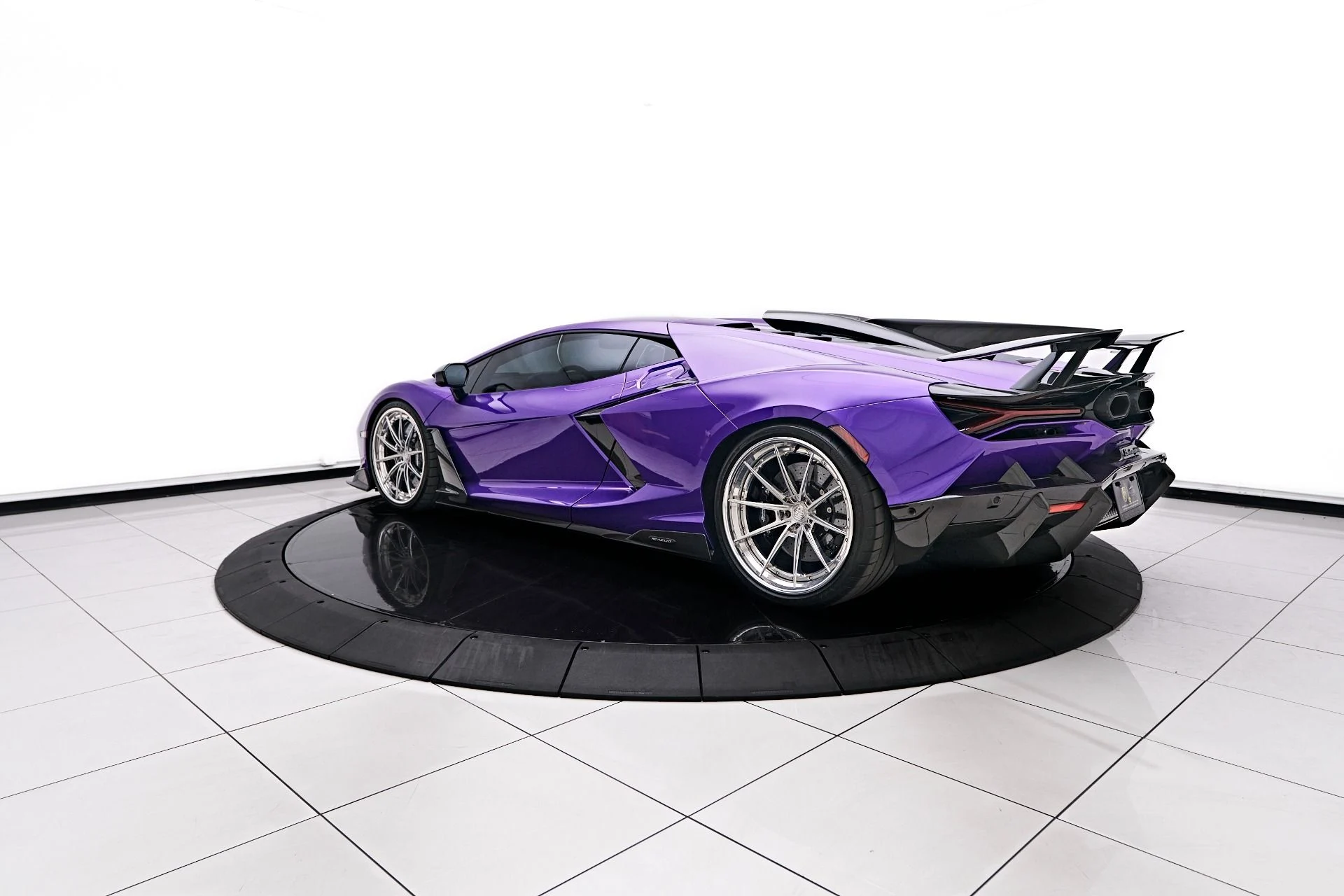 mph013_1878857723_Used_2024_Lamborghini_Revuelto_Base_1756862218_263859e83d
