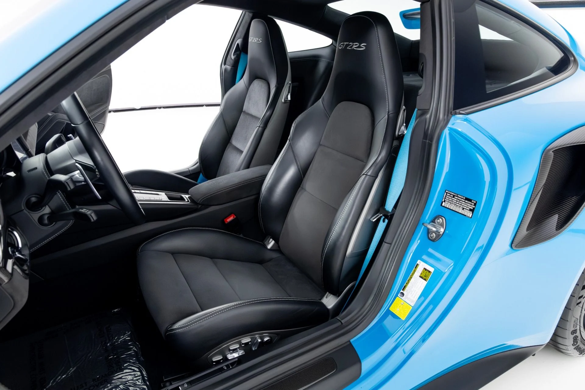 mph013_1880652344_Used_2018_Porsche_911_GT_2_RS_1766512611_4ef1d9fc9c