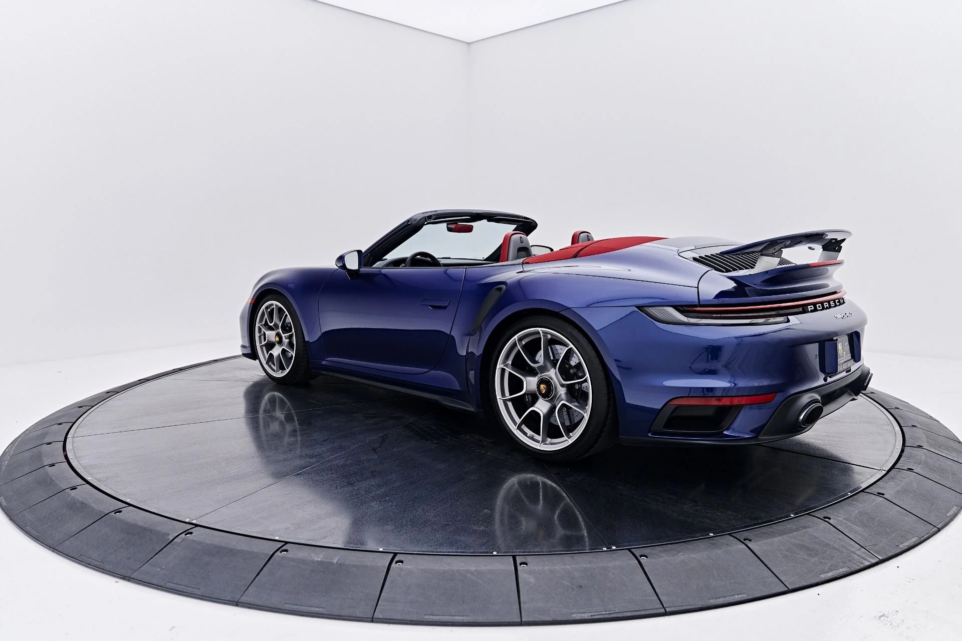 mph013_1890895623_Used_2024_Porsche_911_Turbo_S_1790299322_3edaa360e5