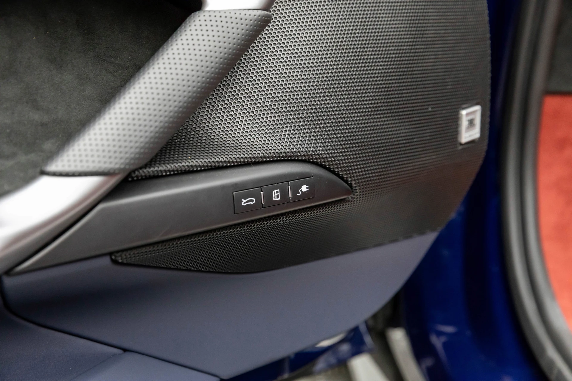 mph013_1891826782_5381cfcad5fc41b9afb9b00018101171_8a3638047c