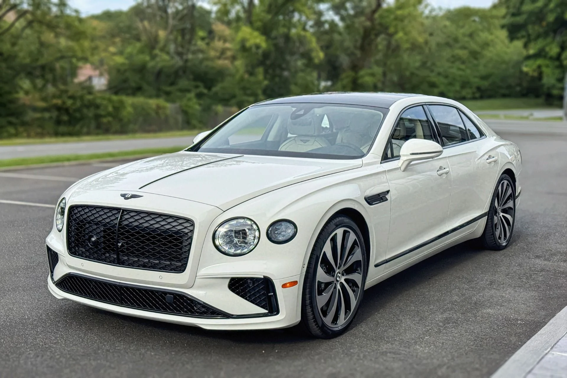 mph013_189325821_New_2026_Bentley_Flying_Spur_1763579881_d521ab8c39