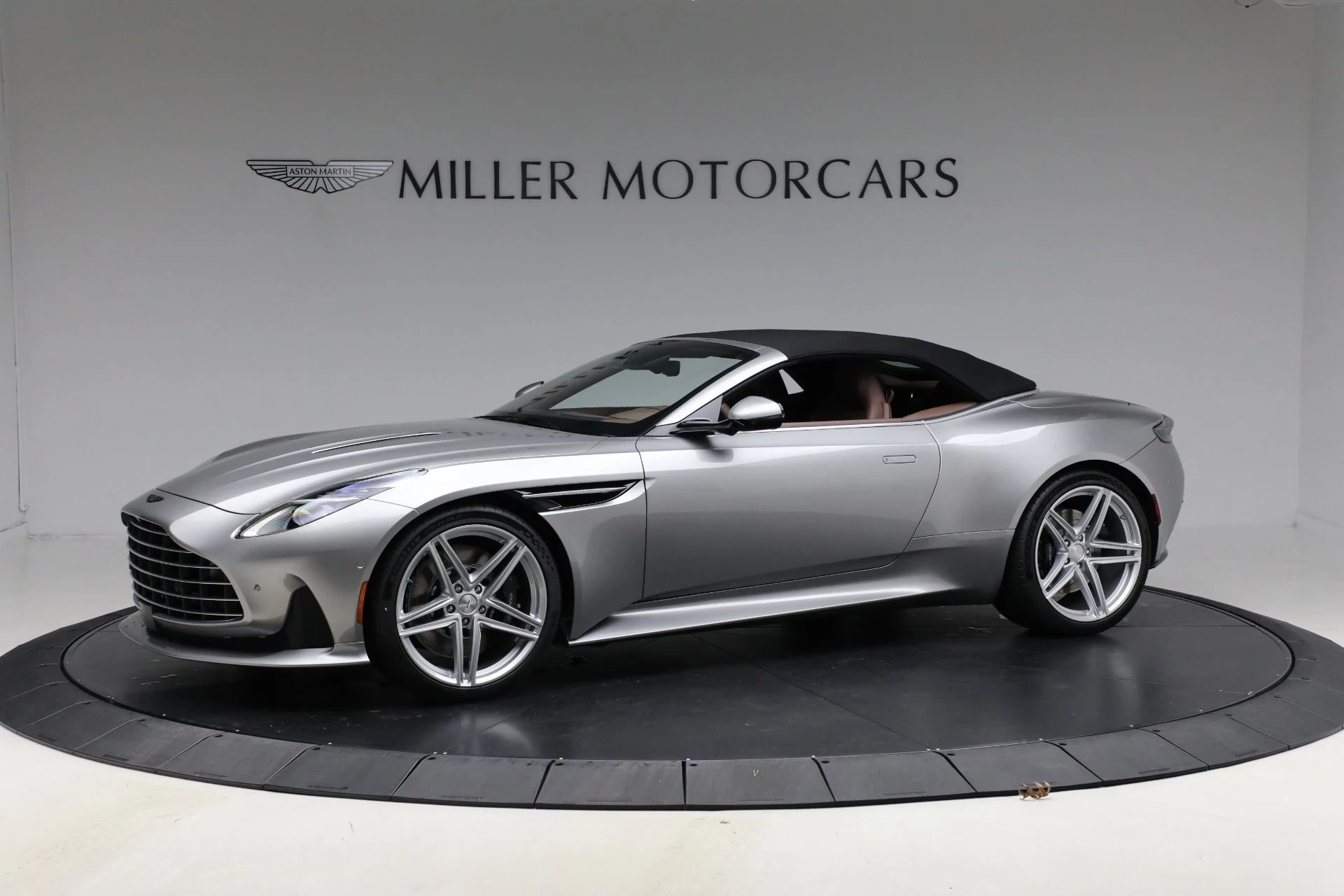 mph013_1904332608_New_2026_Aston_Martin_DB_12_Volante_1763416747_d3d29d4b4c