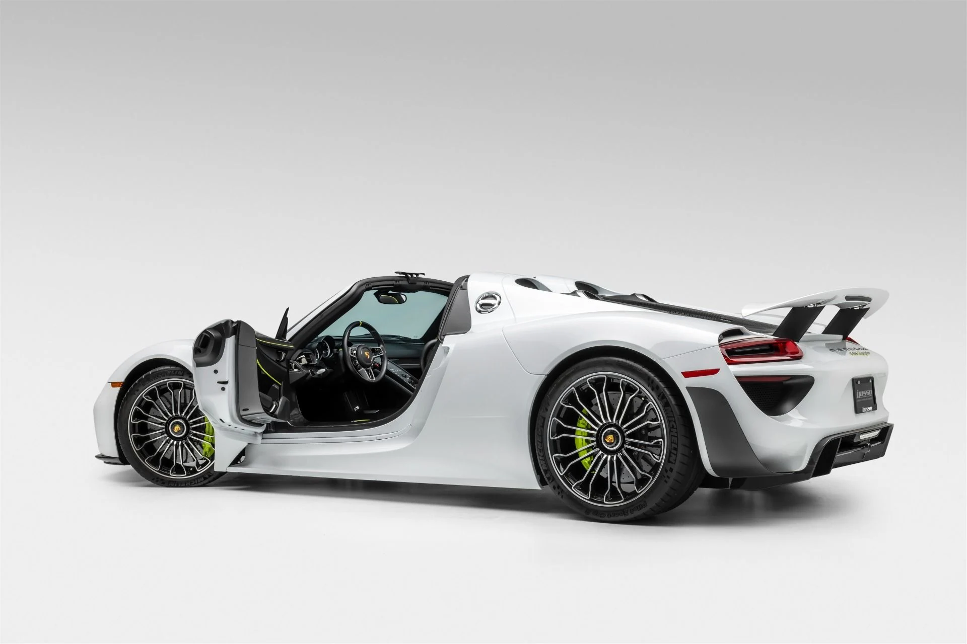 mph013_190530995_Used_2015_Porsche_918_Spyder_1740676476_2303e94289