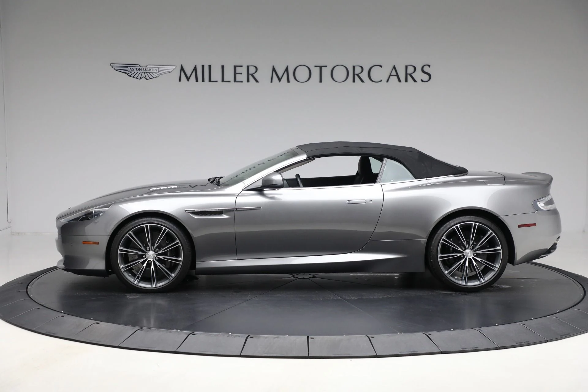 mph013_1906174668_Used_2015_Aston_Martin_DB_9_Volante_4b9d753223