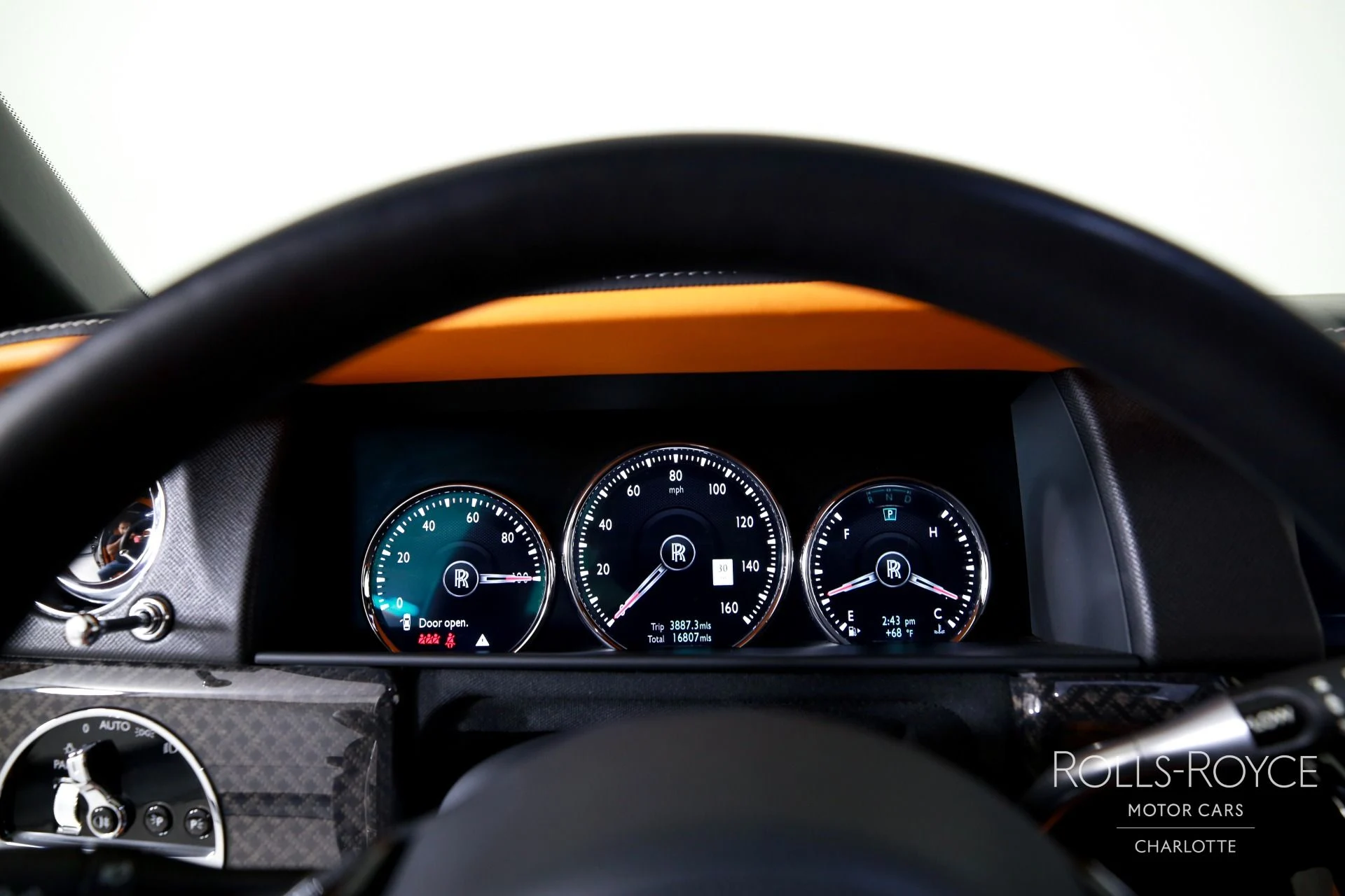 mph013_1910057629_Used_2022_Rolls_Royce_Black_Badge_Cullinan_1764197182_1ea7910567