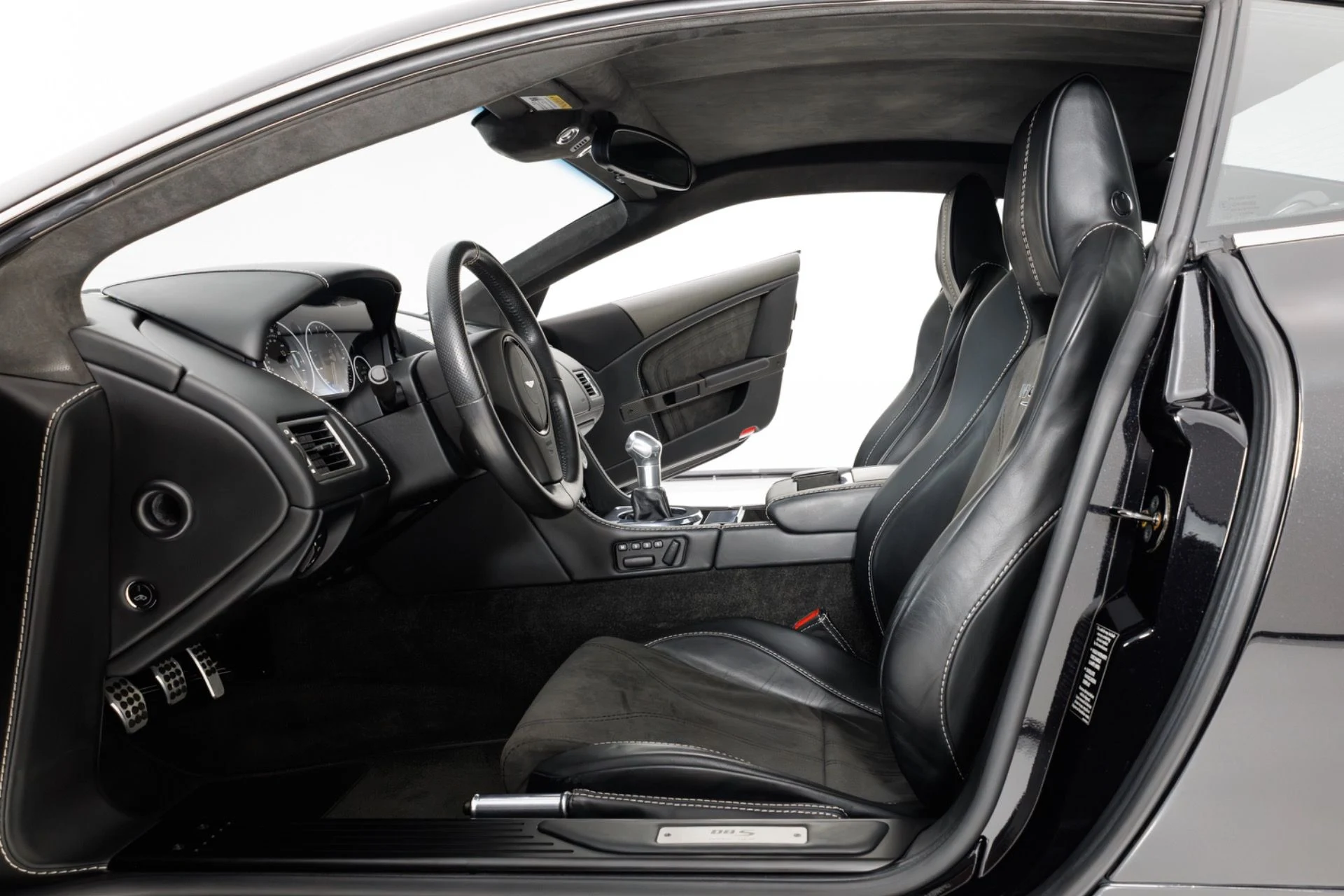 mph013_1911490050_Used_2009_Aston_Martin_DBS_V12_Manual_1785525188_6acf05af74