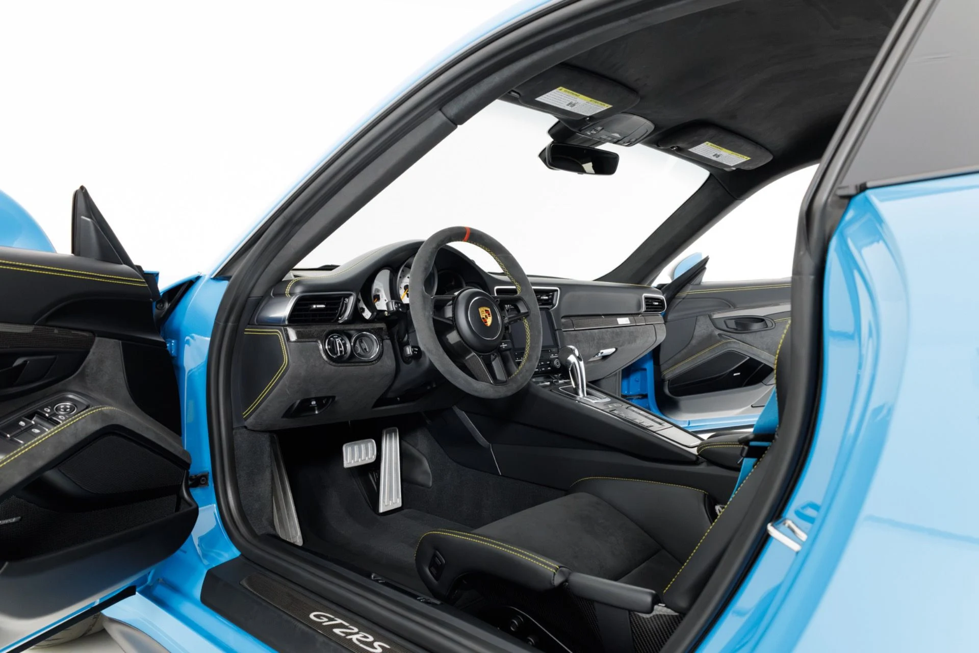 mph013_1915839577_Used_2018_Porsche_911_GT_2_RS_1783631648_1472d7b9cf