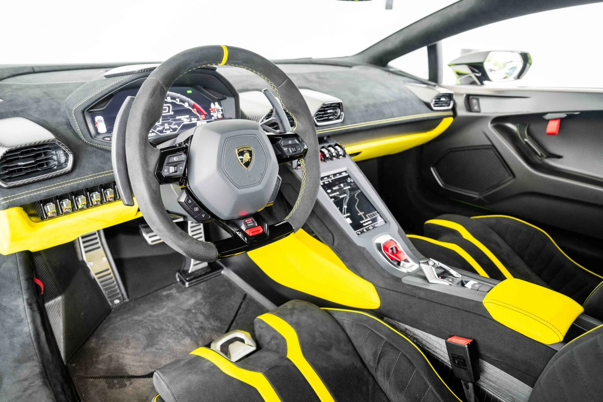 mph013_1916489542_Used_2022_Lamborghini_Huracan_STO_Coupe_1765561049_aa3889f10a