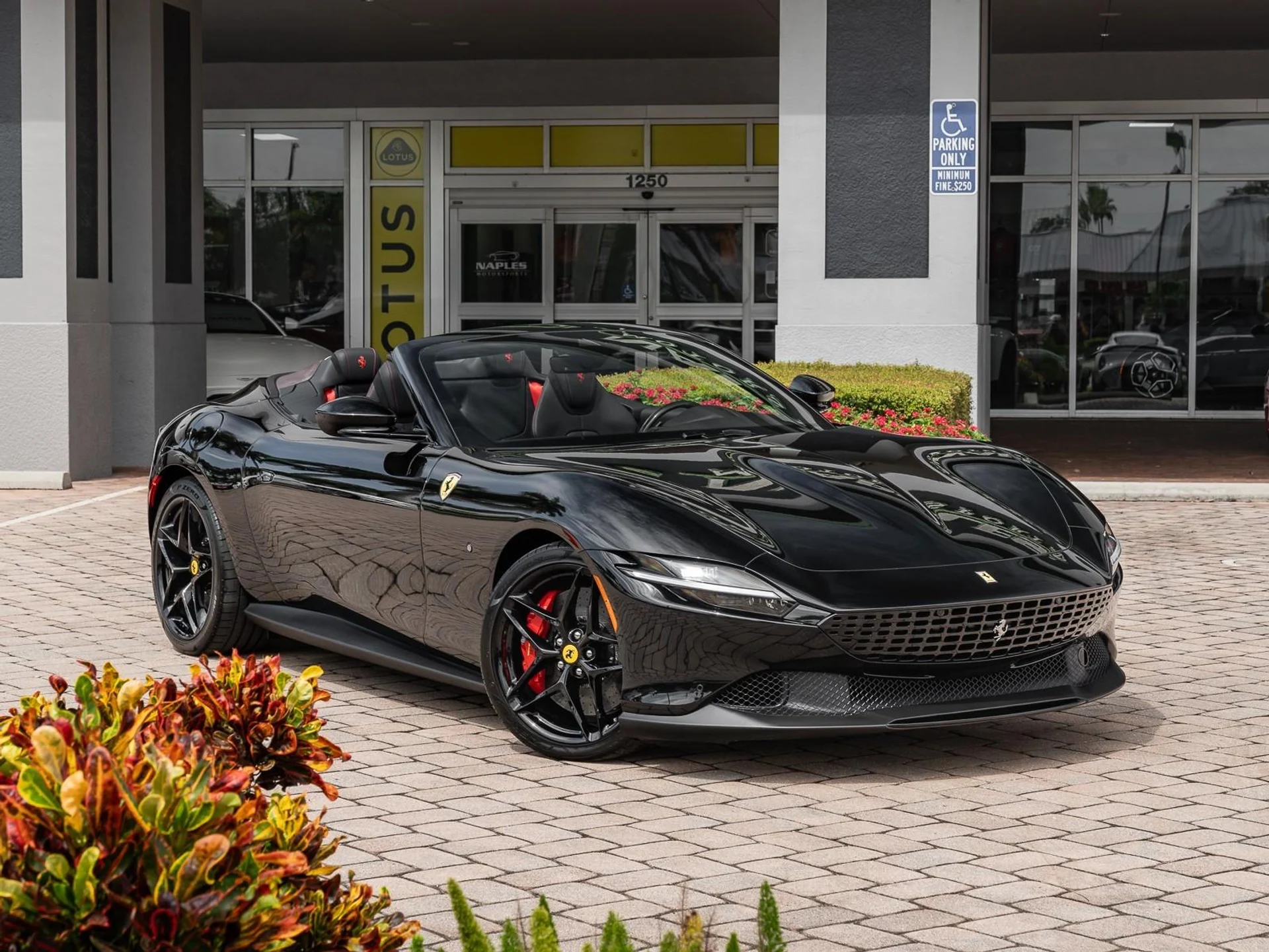 mph013_1920012703_Used_2025_Ferrari_Roma_Spider_1759774204_ebd30f690e