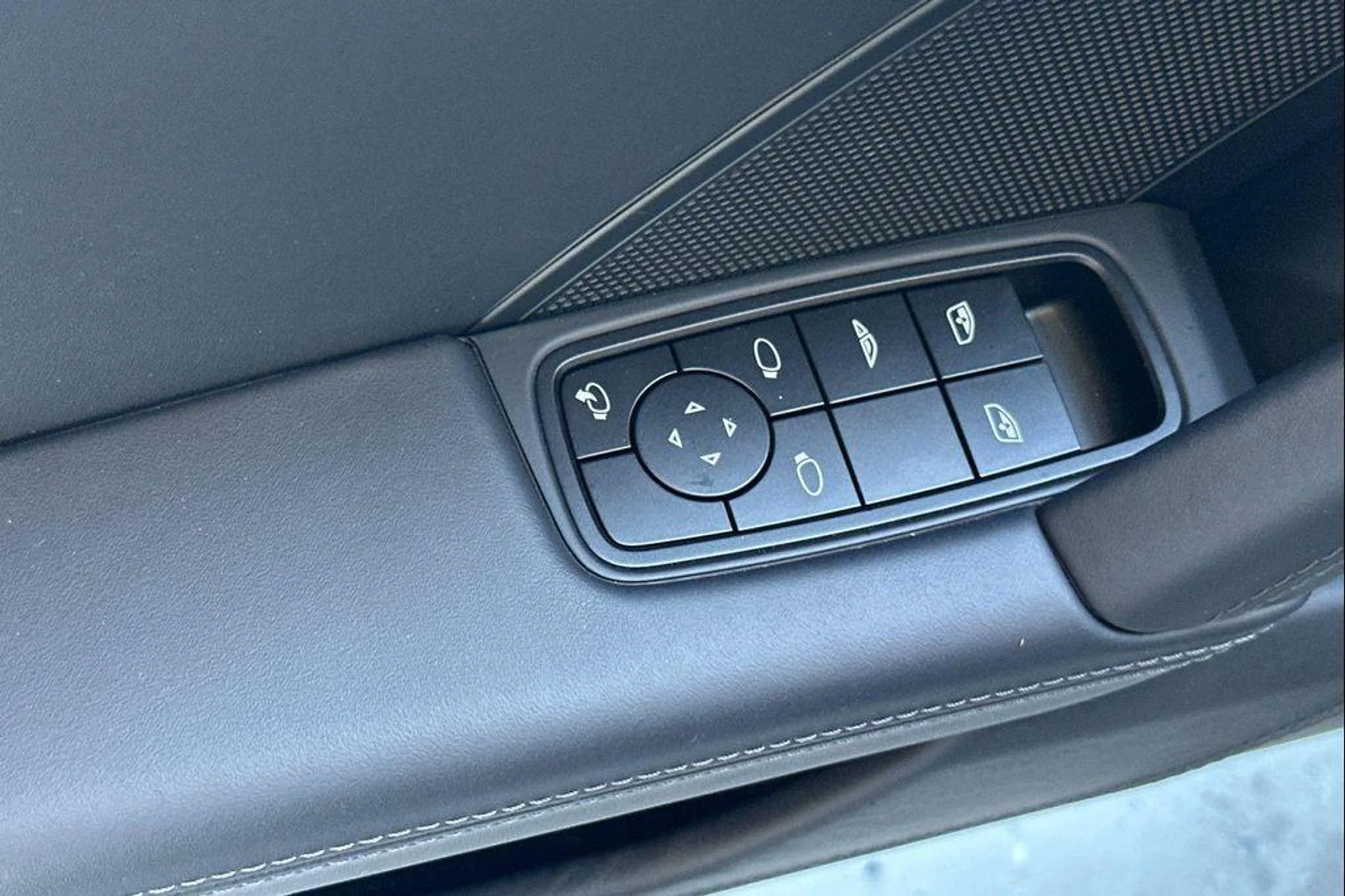 mph013_1921380293_v_Blh_P878_Xft_Ob2_AF_di_ZR_Xoyy3_E_7ad624d406