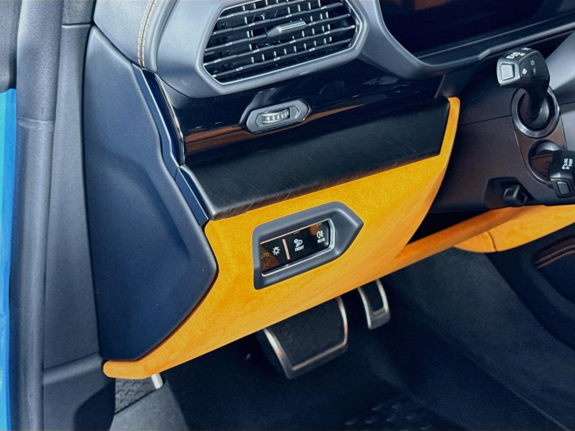 mph013_1923335916_Used_2022_Lamborghini_Urus_1786408610_486498f9a6