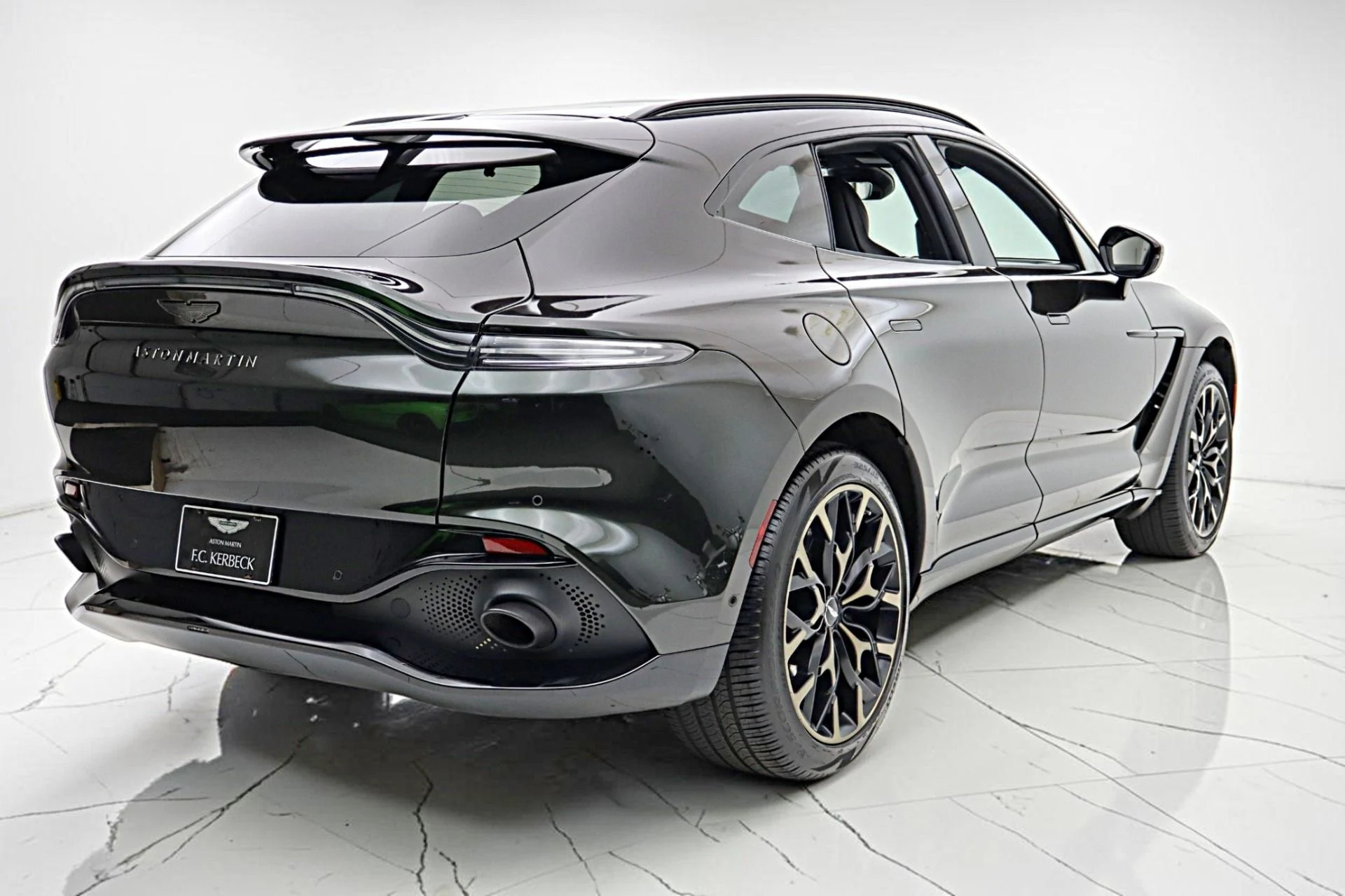 mph013_1927866510_Used_2021_Aston_Martin_DBX_f0648b6310