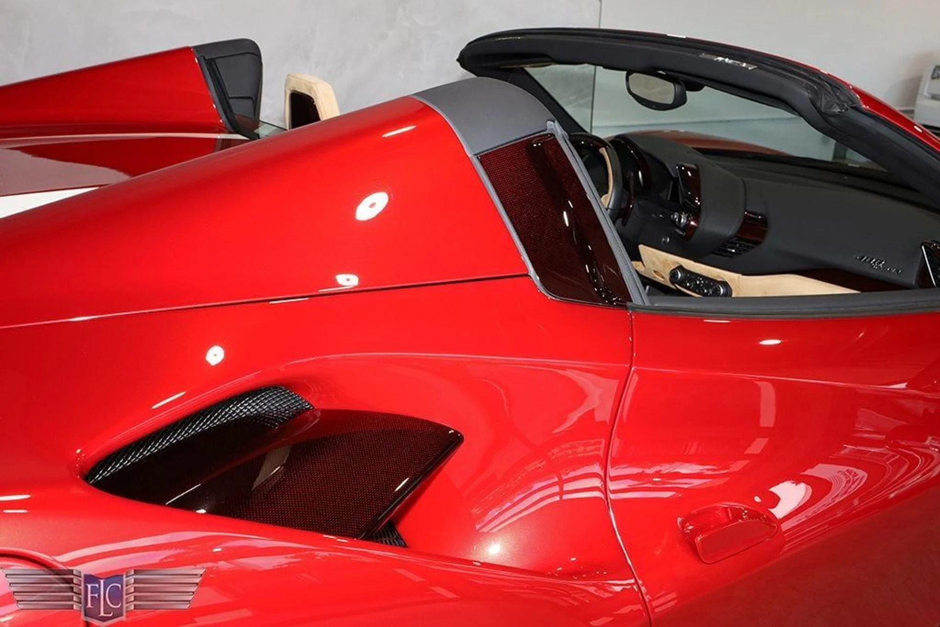 mph013_1927936903_used_2019_ferrari_488_spider_convertible_9689_22929028_14_1024_e9a7e18213