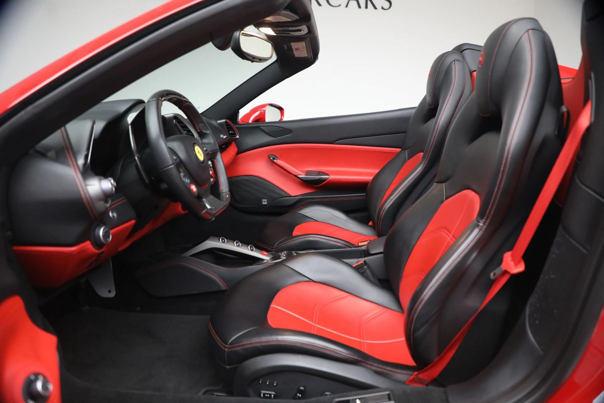 mph013_1931022629_Used_2019_Ferrari_488_Spider_1792598381_4aa8fa9d8a