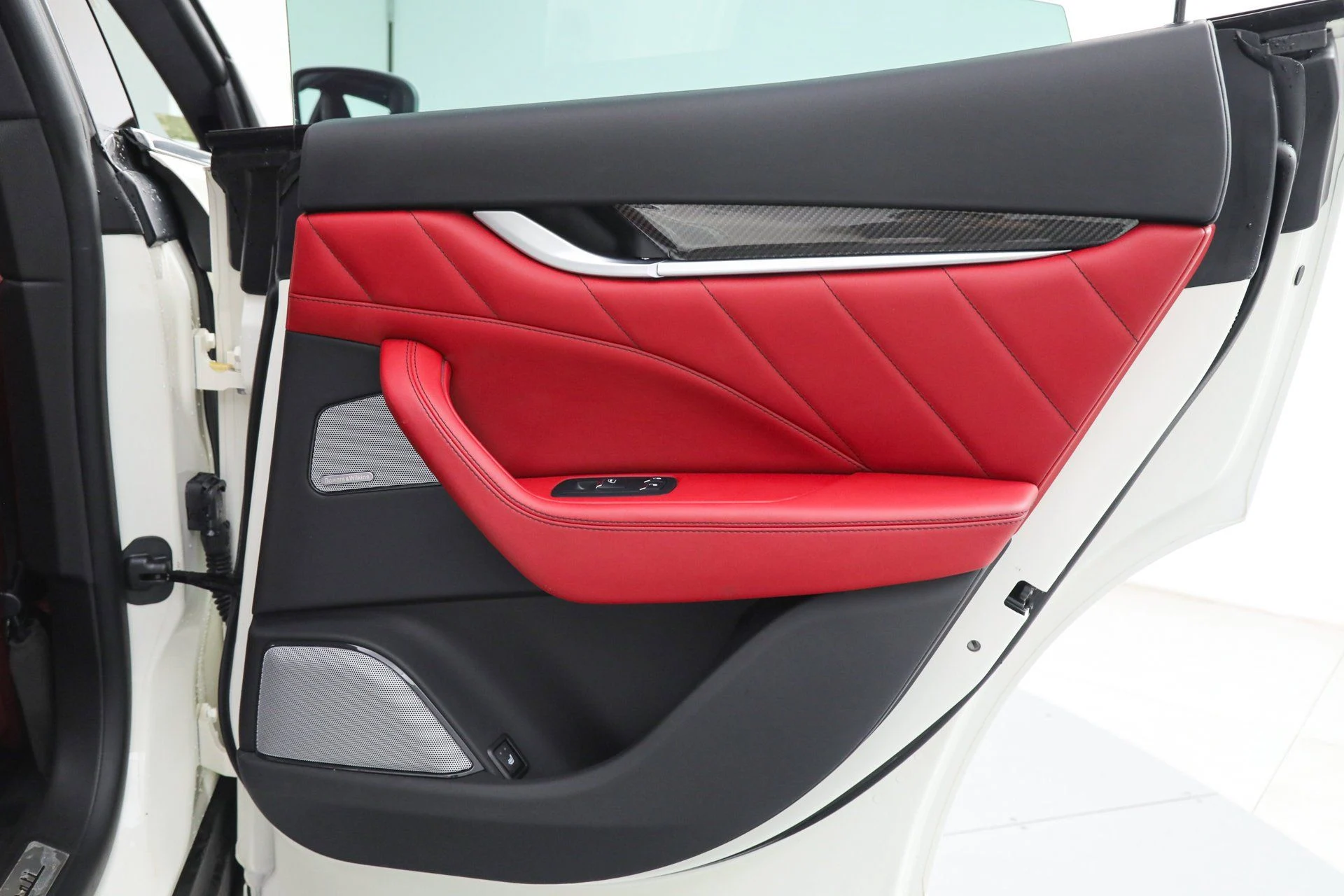 mph013_193317935_6c7686e92177816a5a8492a7b6694d1a_aafcefd4bf