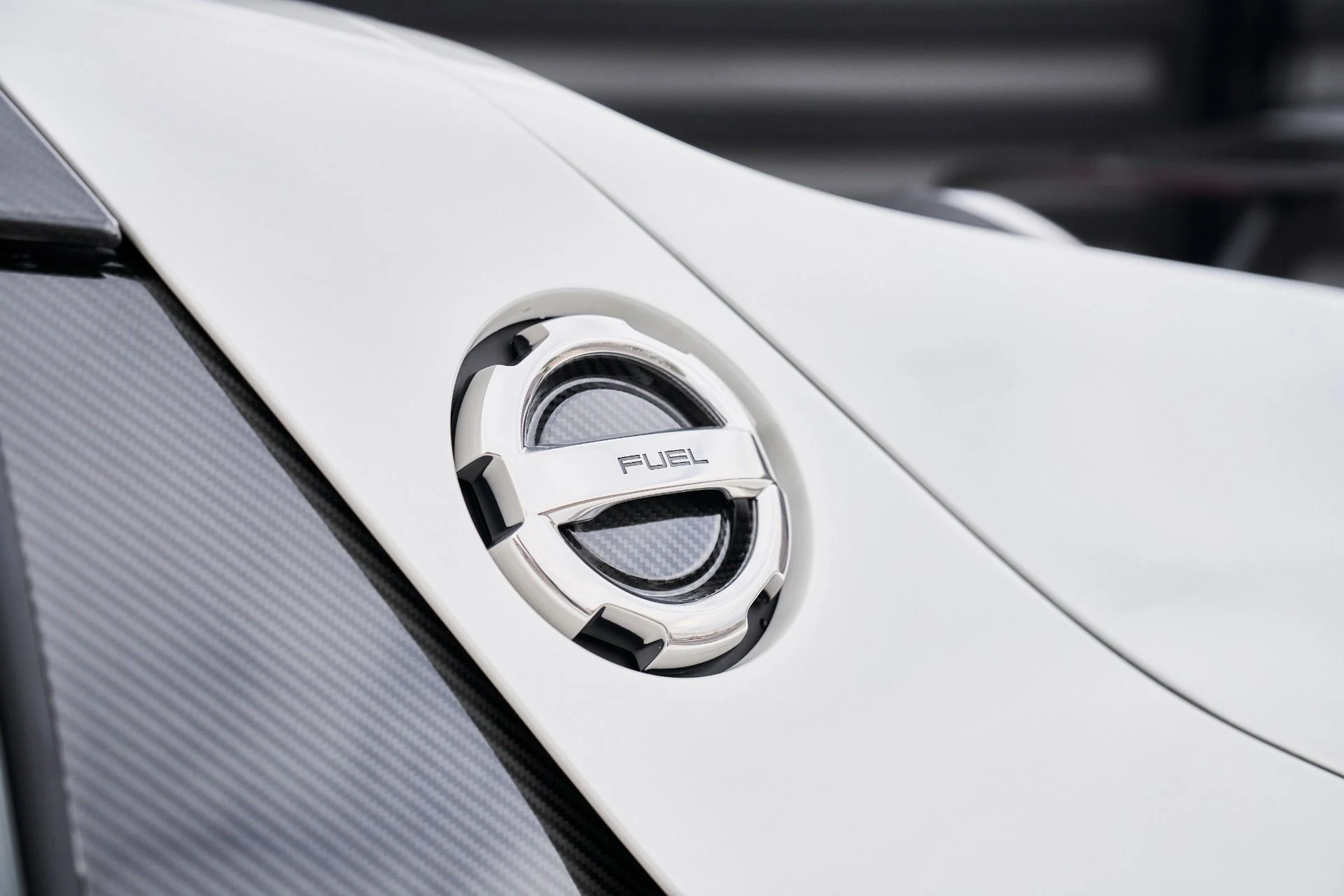 mph013_1946808667_Used_2015_Porsche_918_Spyder_w_Weissach_Package_1764874366_5ff6b5a1a2