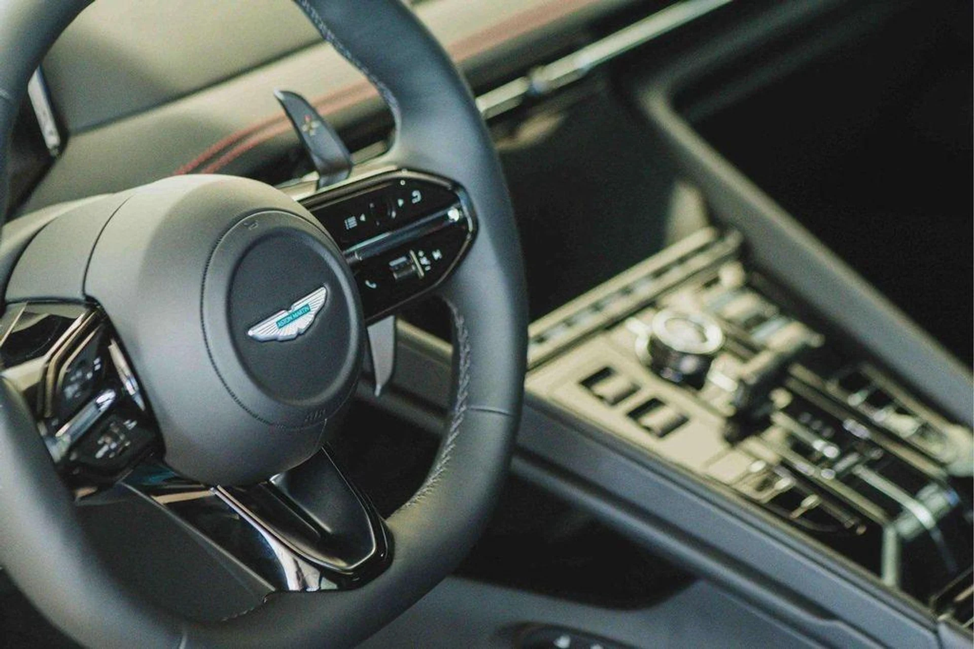 mph013_1947211723_P_Cl_W052_QW_Fw_PWRK_uw_W_Ee_PS_6ye_E_d085bc41ed