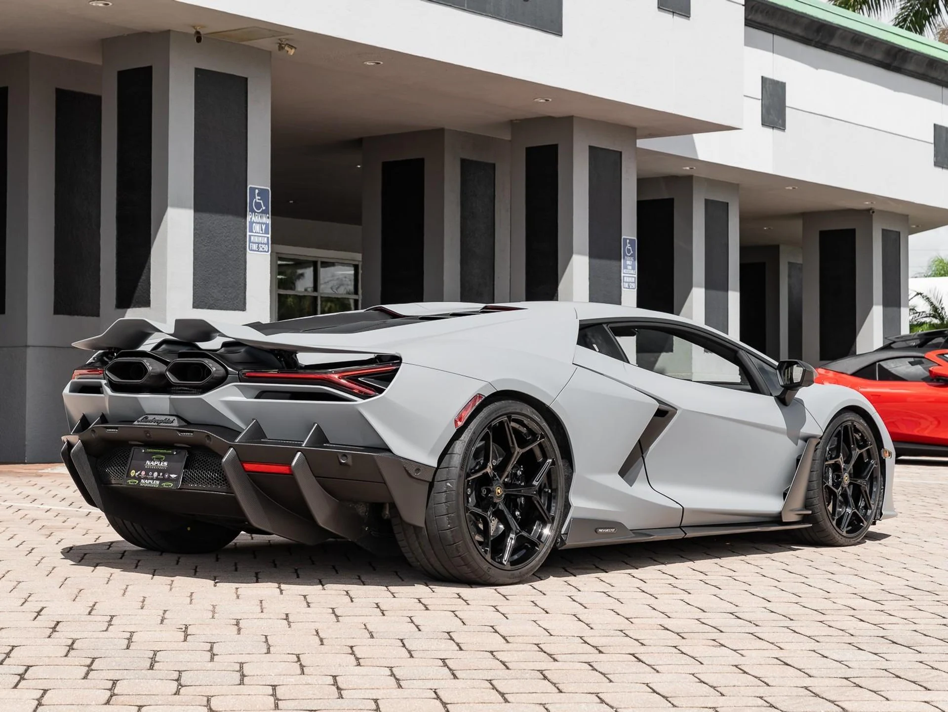 mph013_1950471278_Used_2024_Lamborghini_Revuelto_1758910269_37a9052f3b