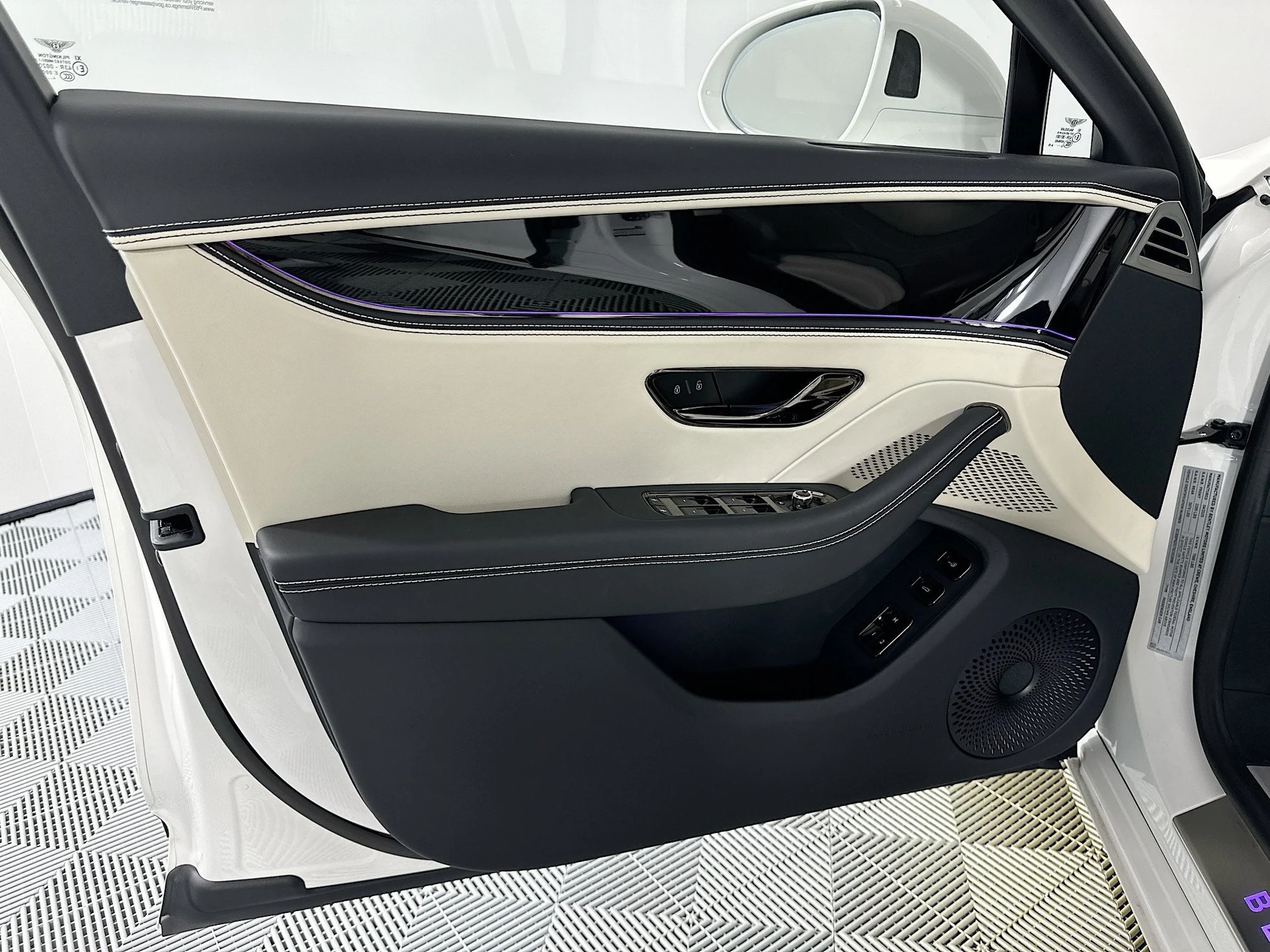 mph013_1951553397_14_6f38c68dc0