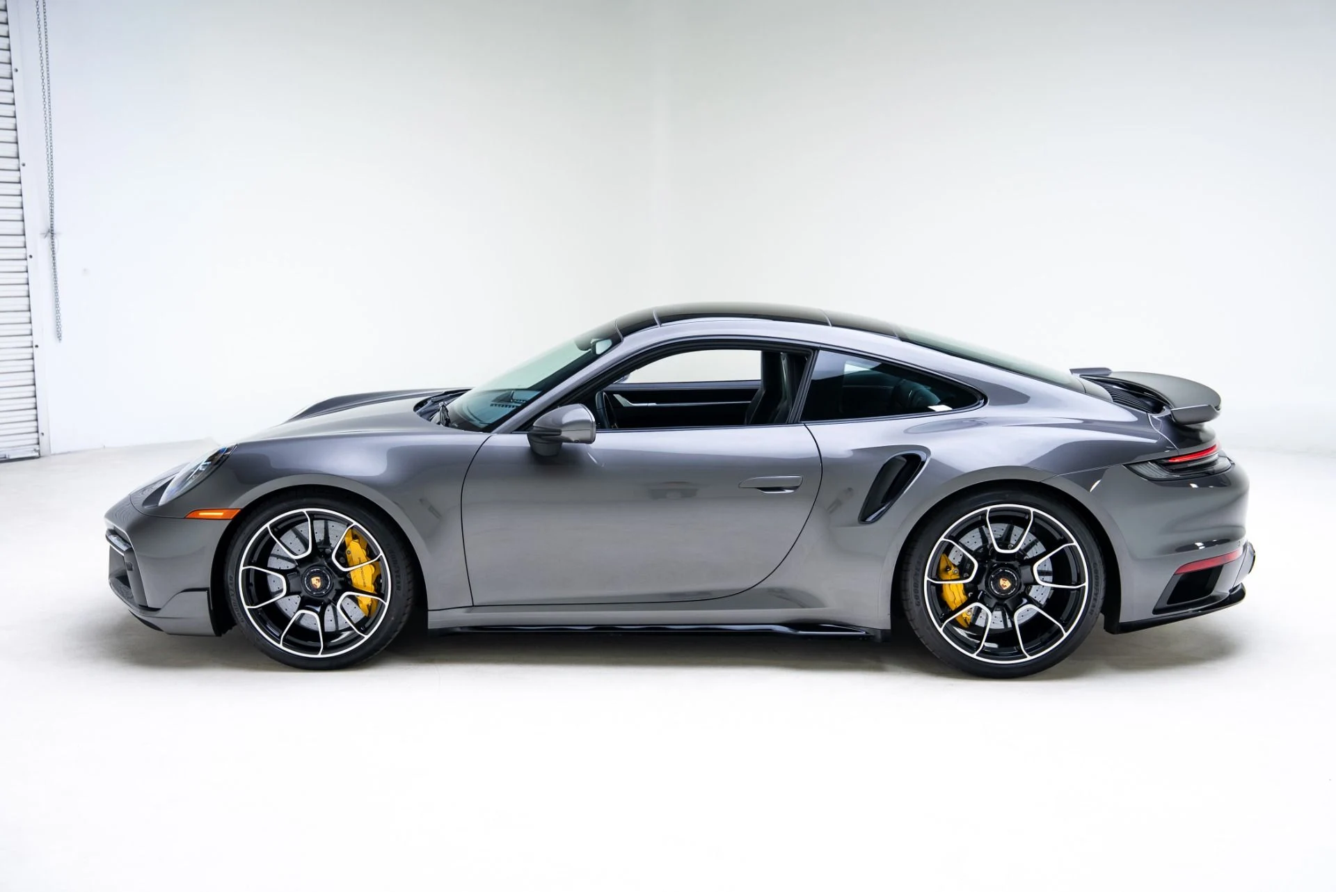 mph013_196046065_Used_2024_Porsche_911_Turbo_S_1769194079_95726bdf10