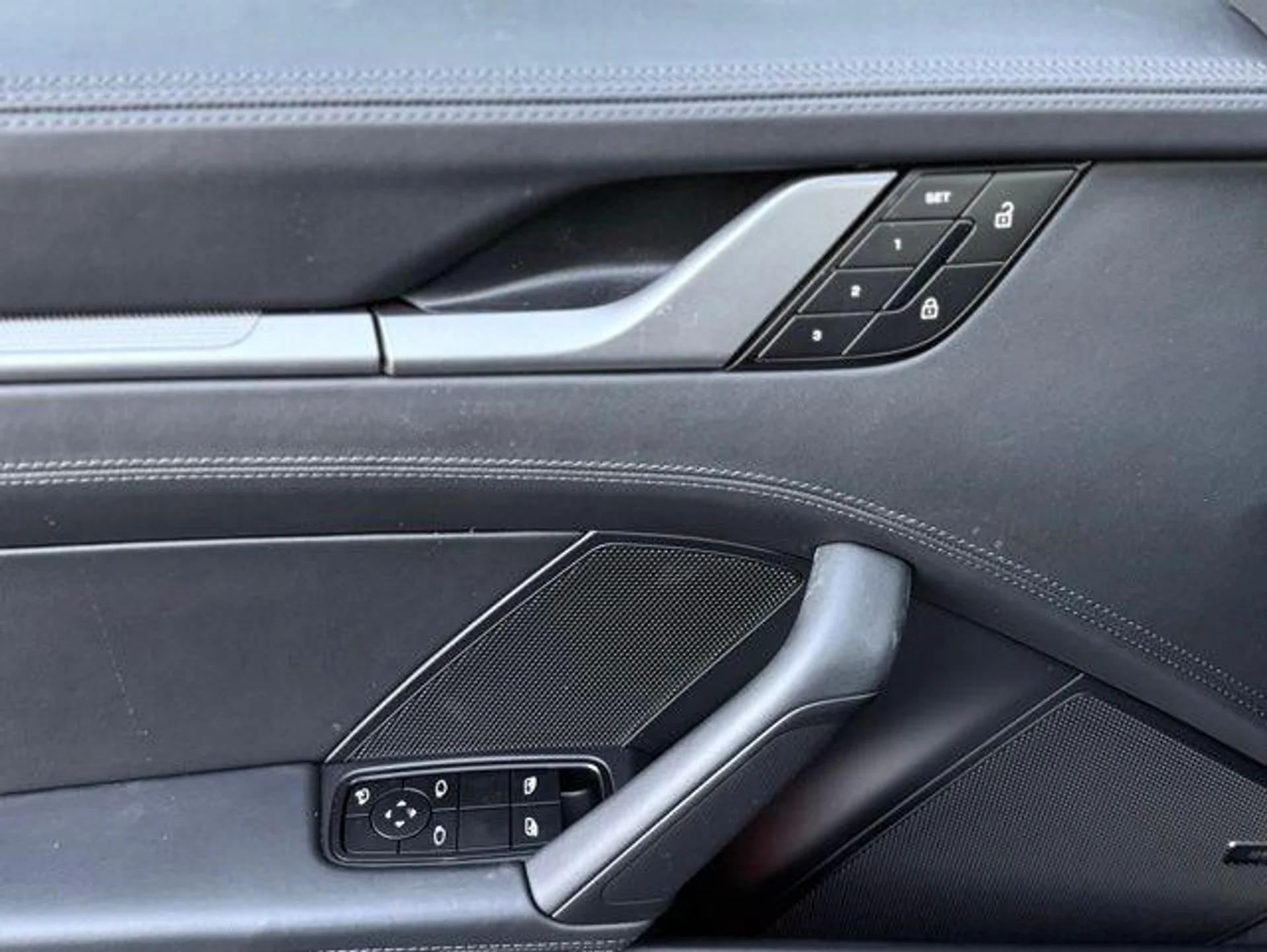 mph013_1966237966_kd_WHQBRV_Cr_Dzh1_K_bs_Dz9_GB_4_BU_8_5fc8f8acc5