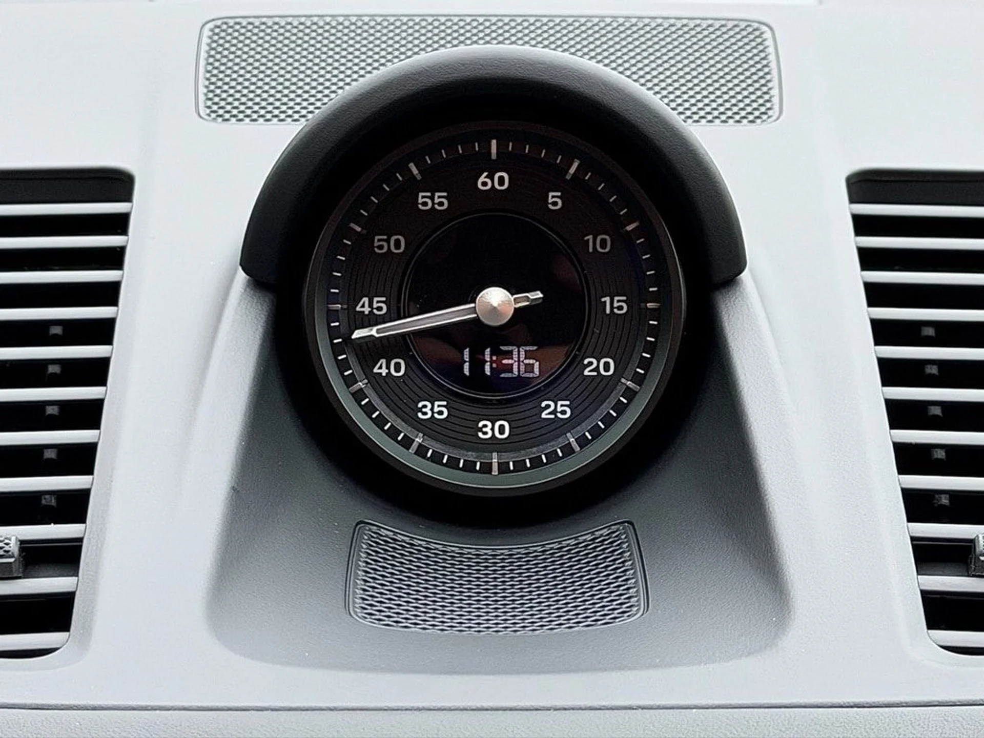 mph013_1974536172_e592618dd4b790f299ae84909dfd5a6ax_da5f825bf7