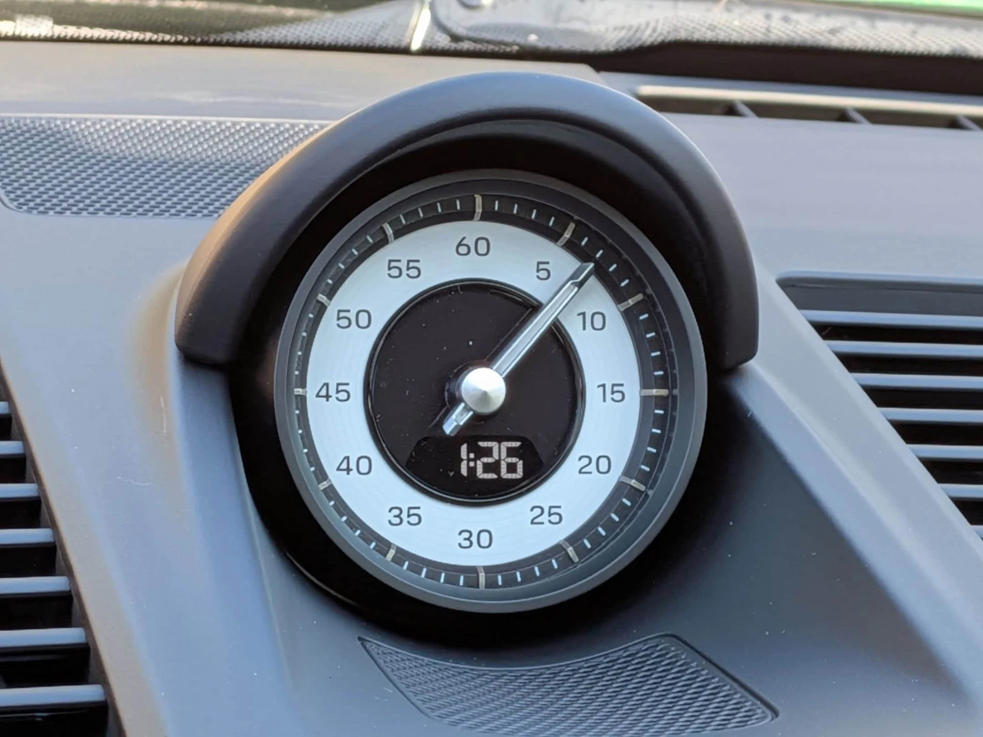 mph013_1976654222_090f171051e89b25346d26757f8f14aax_e20b2f884c