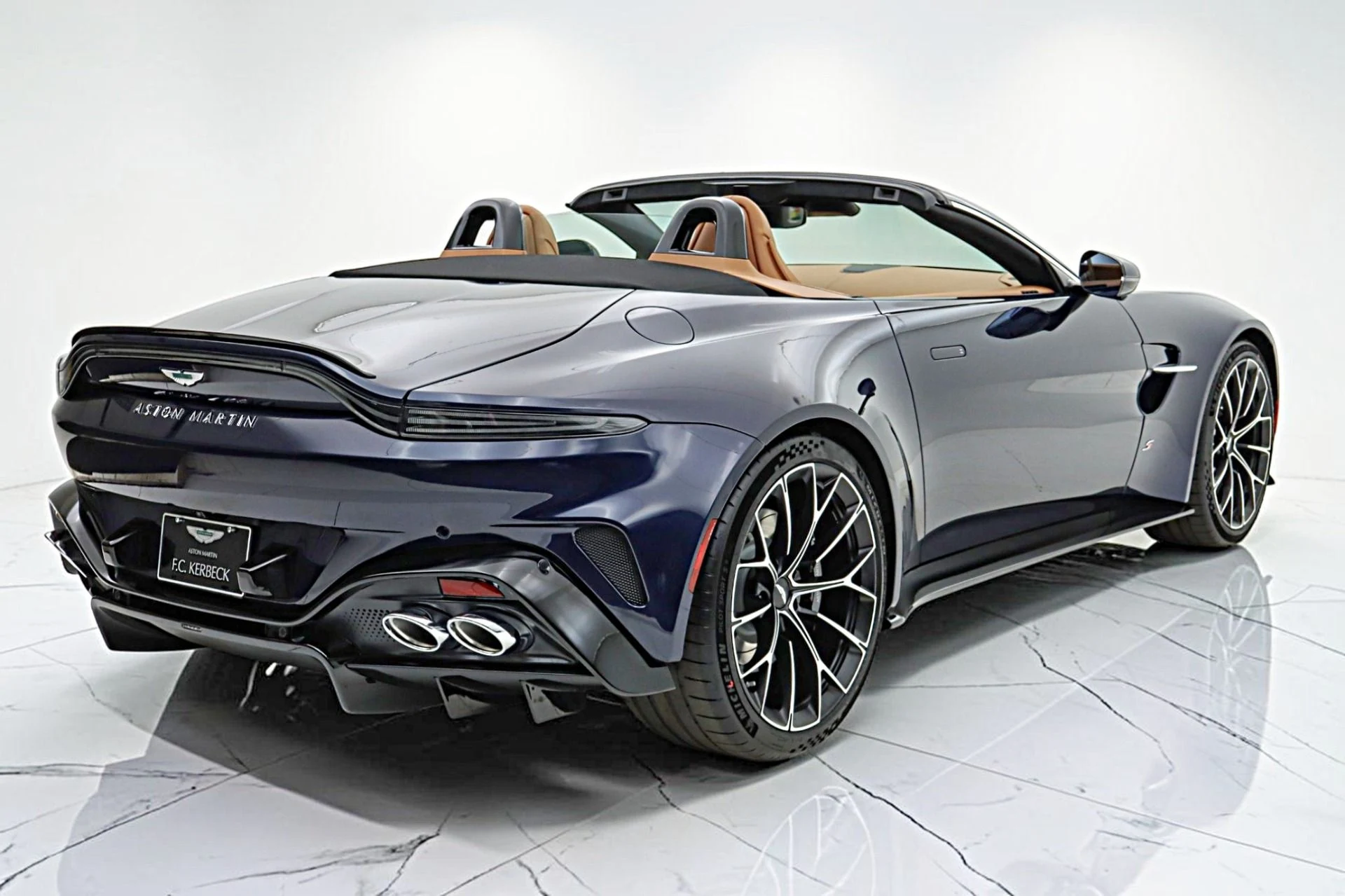 mph013_1979594291_New_2026_Aston_Martin_Vantage_S_Roadster_3cedfb4fd6