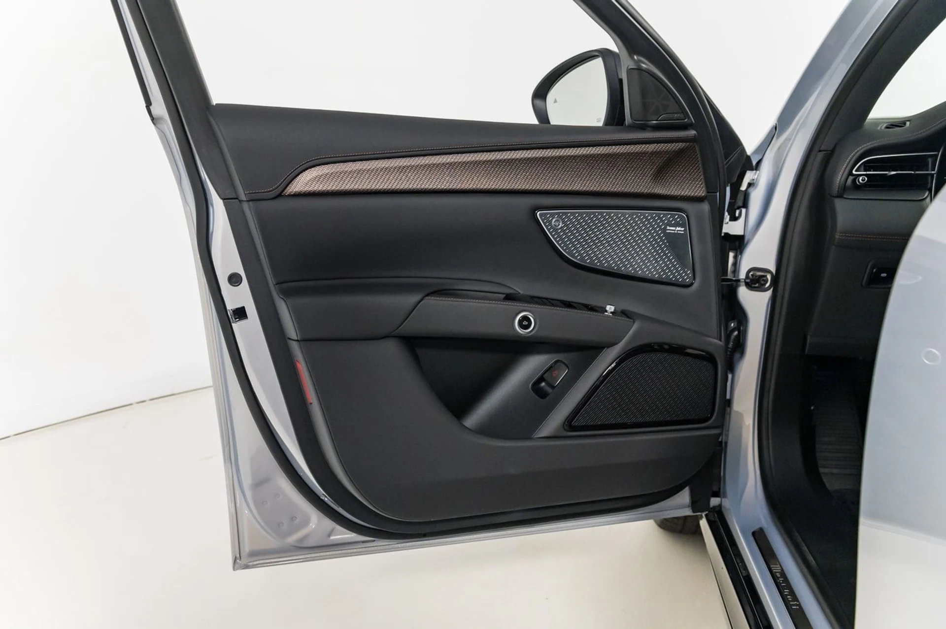 mph013_1984770306_cc0957b23f1145498b48c286d5b9da35_2b9d825a22