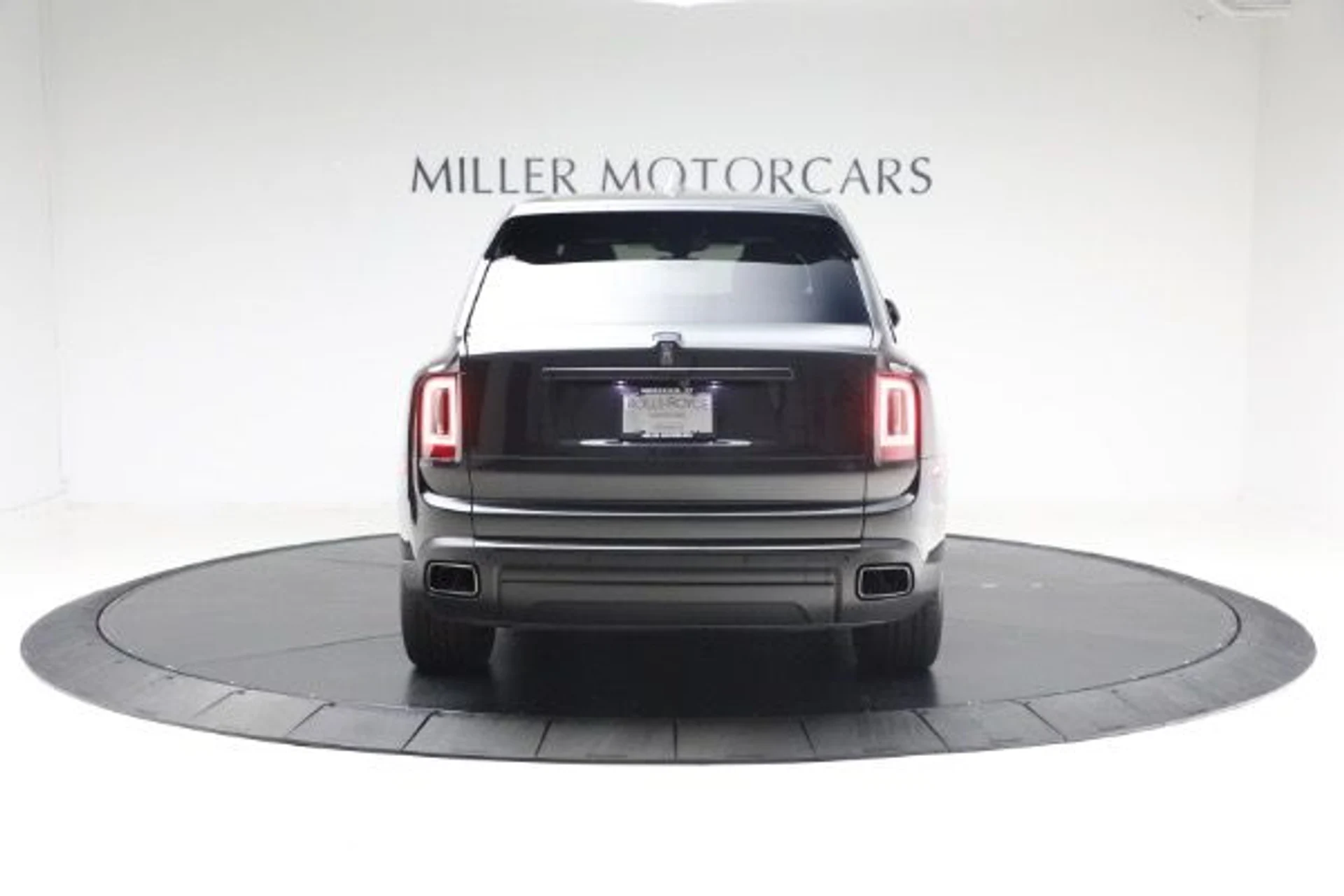 mph013_1985227300_Used_2024_Rolls_Royce_Black_Badge_Cullinan_92546e014c