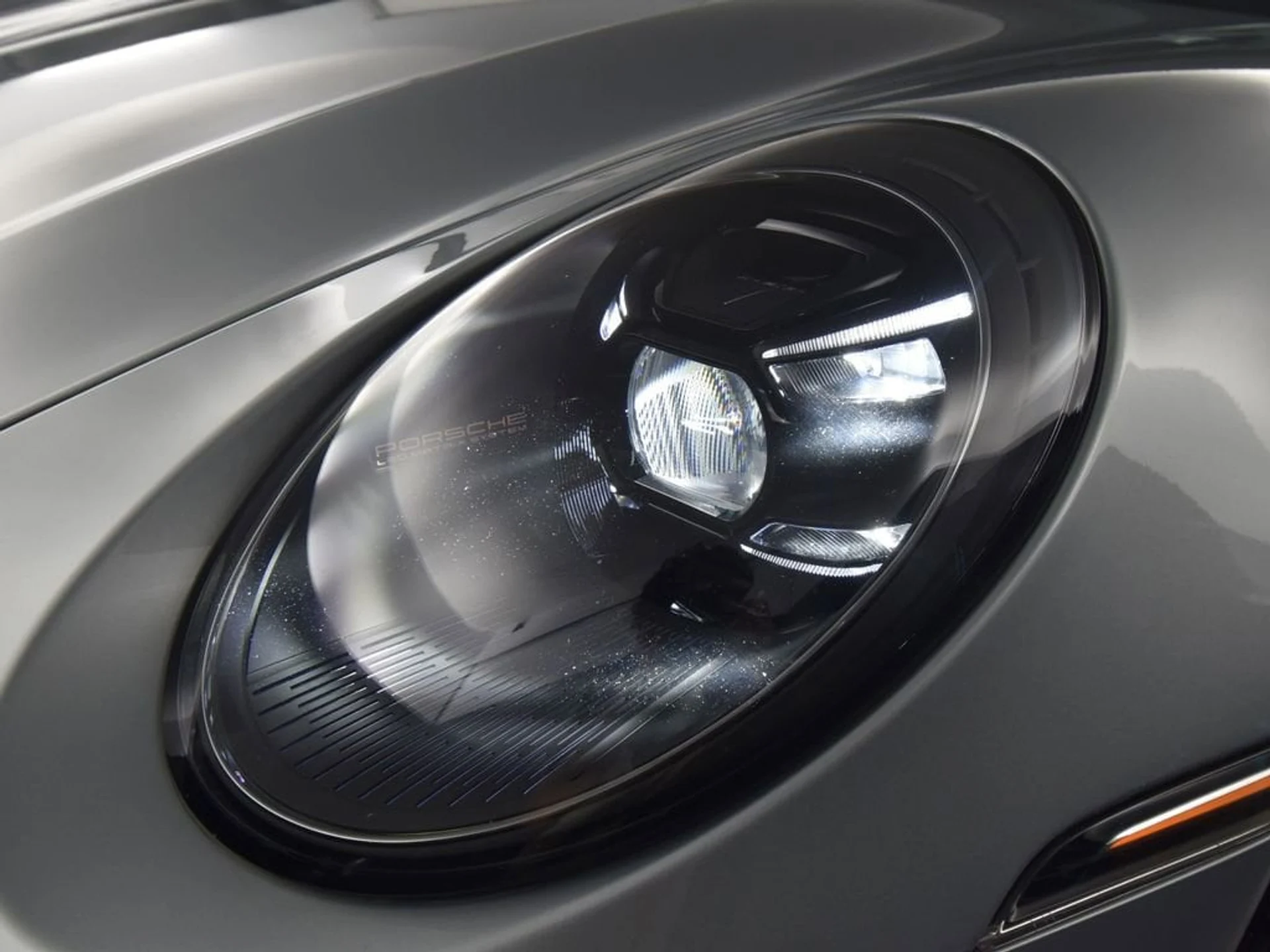 mph013_1987006296_6f3b77ab48f7b5c36d8bdea9c5bcb29ax_0666948935