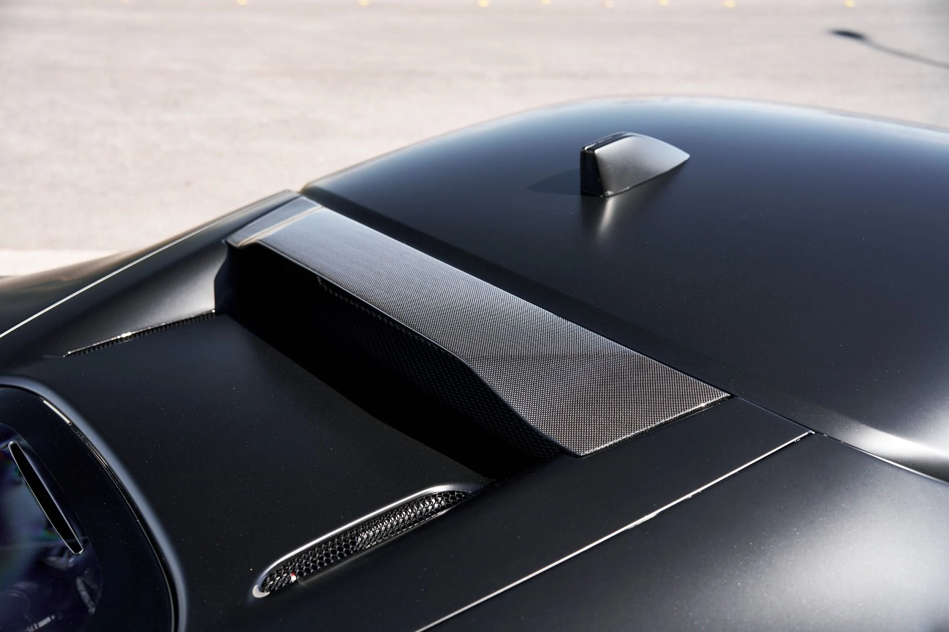 mph013_1992120372_Used_2022_Ferrari_SF_90_Stradale_Base_1760226975_0ccb0bac0a