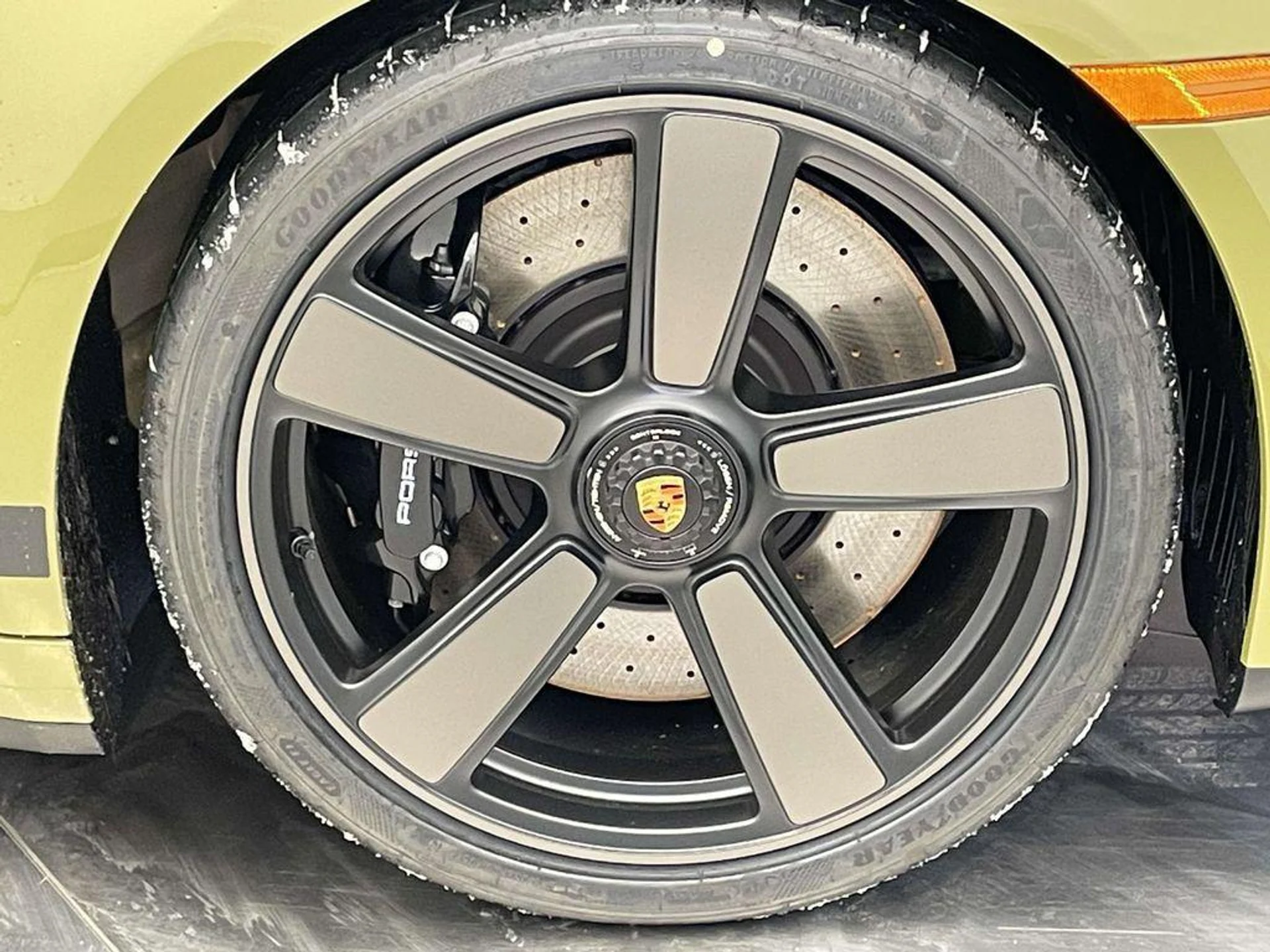 mph013_1994025750_Z_Ugg_A_Nysb_Y_Cvpgg_Q_trcqri_T4dk_18ef2399fa