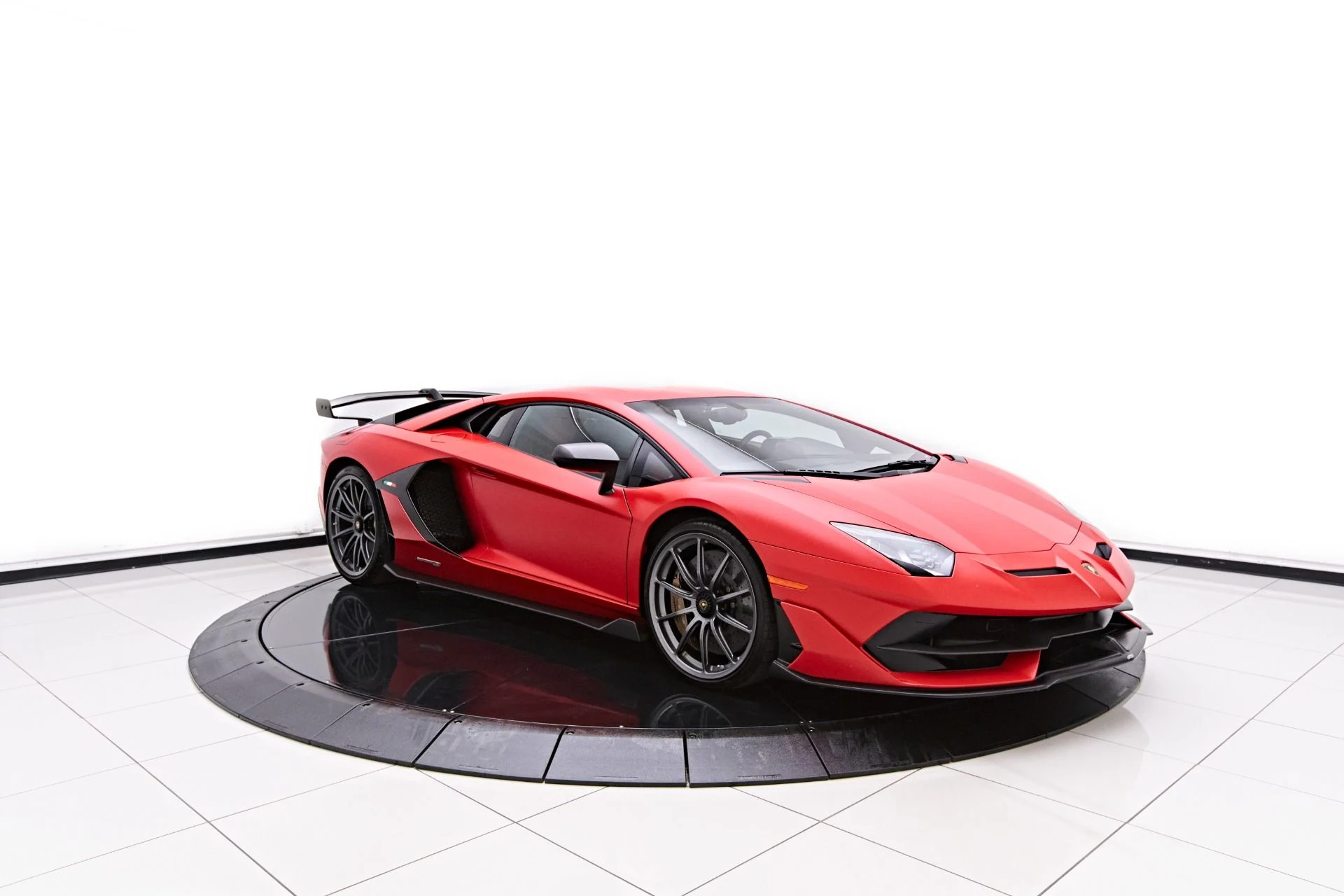 mph013_1994027074_Used_2019_Lamborghini_Aventador_SVJ_Base_1660667507_1dd3e86d8f