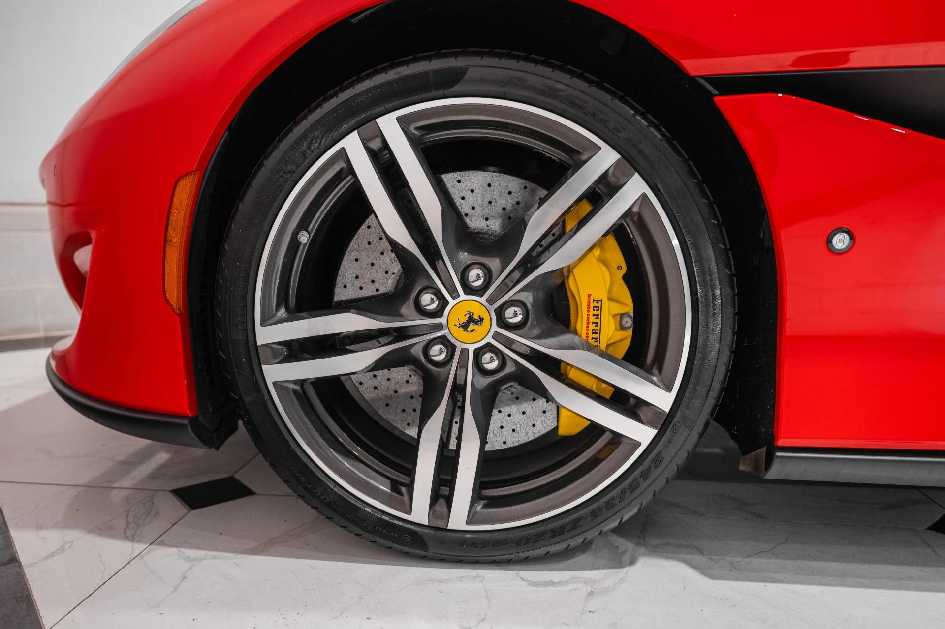 mph013_2004649815_Used_2019_Ferrari_Portofino_1780718714_6467269fdd
