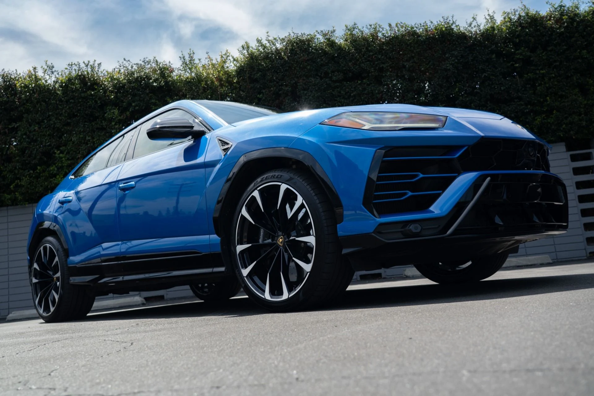 mph013_2015824865_Used_2021_Lamborghini_Urus_1756334741_77fcc4c3c7