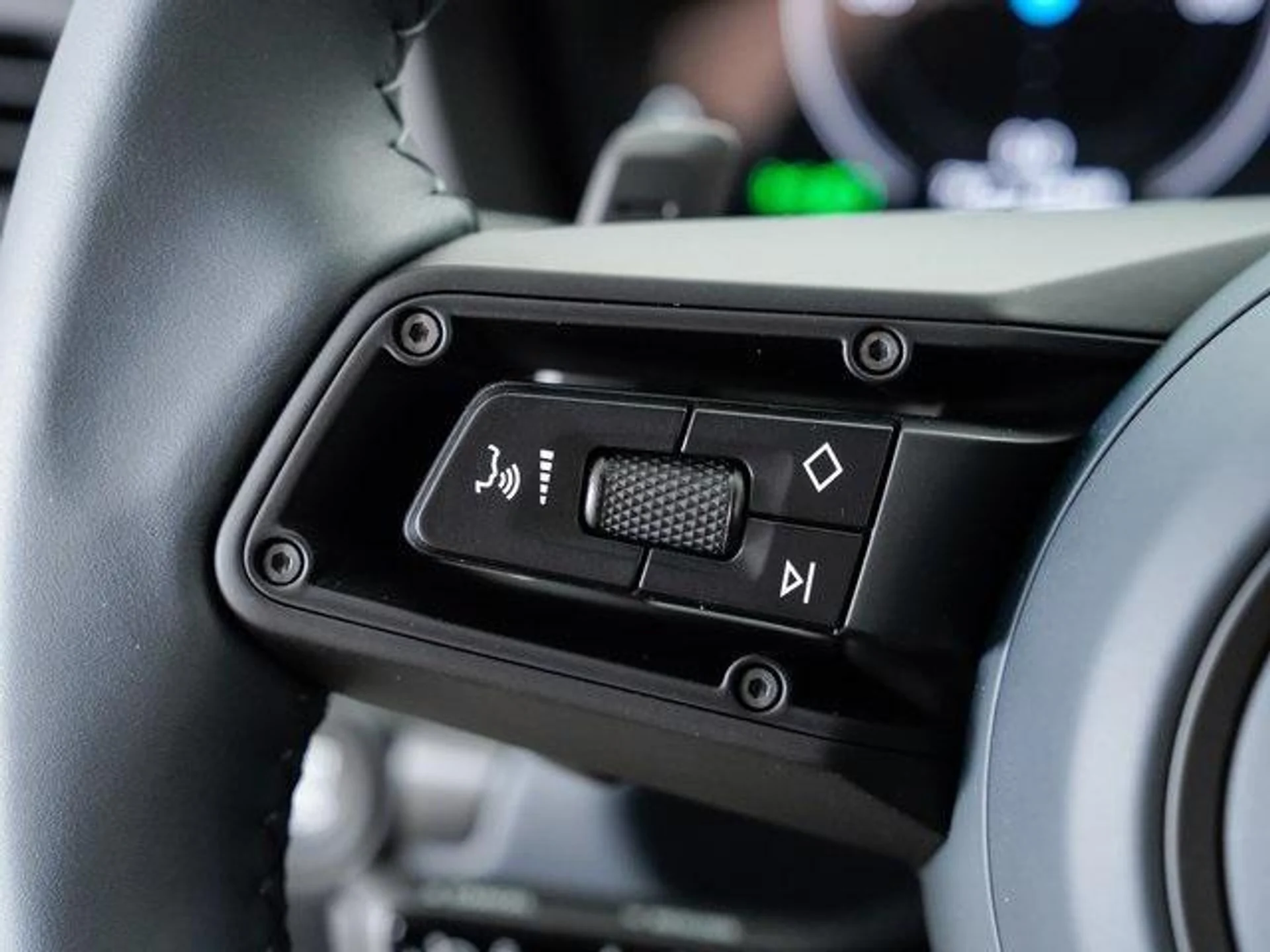 mph013_2021214168_m_R_Ue_Awgg_Y_s_Whc_H_Jc_5_G328yf_M_403eff2029