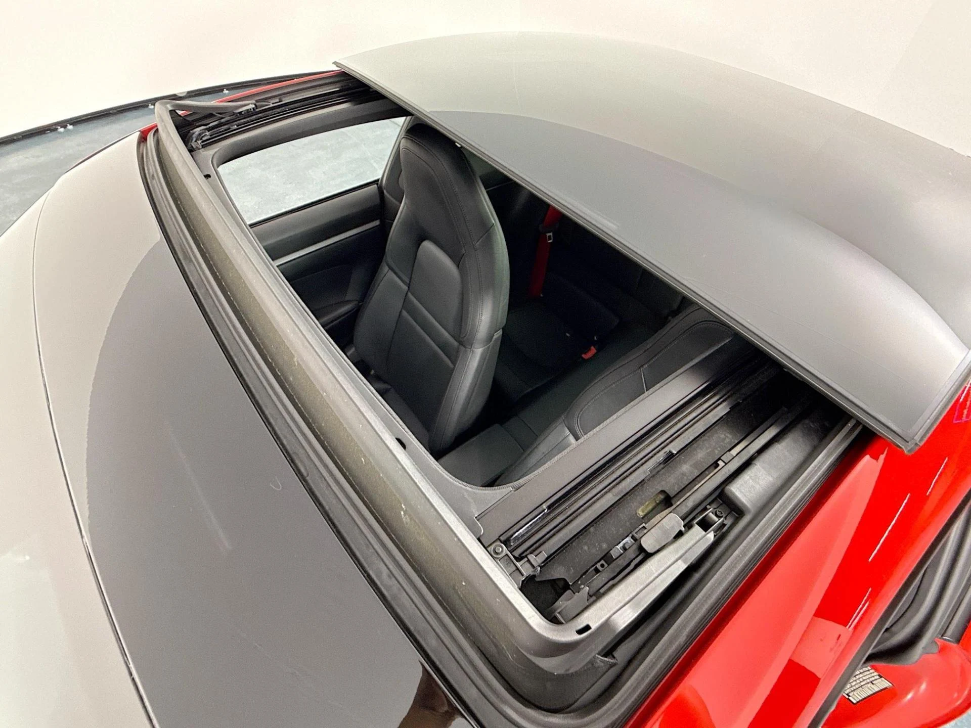 mph013_2029005487_Used_2020_Porsche_911_Carrera_1782937898_1e7bd90e55
