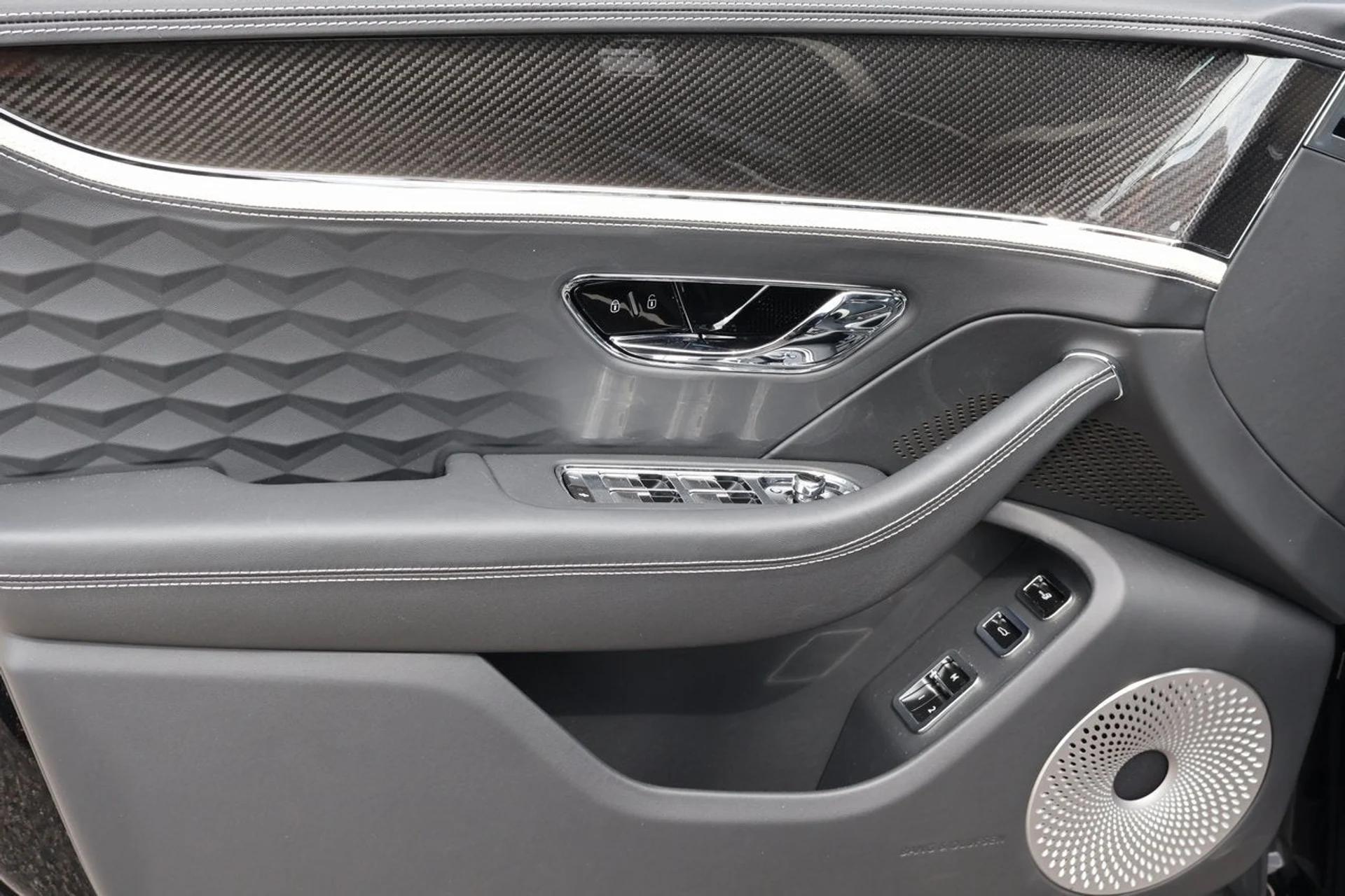 mph013_2031087063_14_471bd58bd1