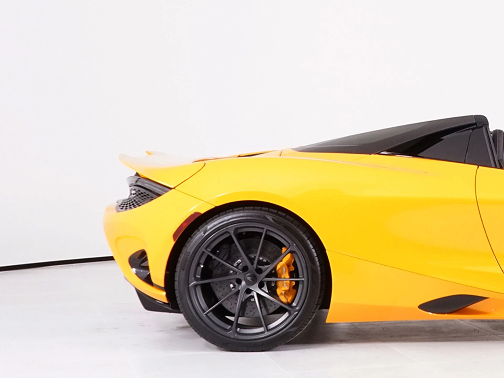 mph013_2032344975_958d27f9b6fb9feab187a4a97d7efadfx_210d055500