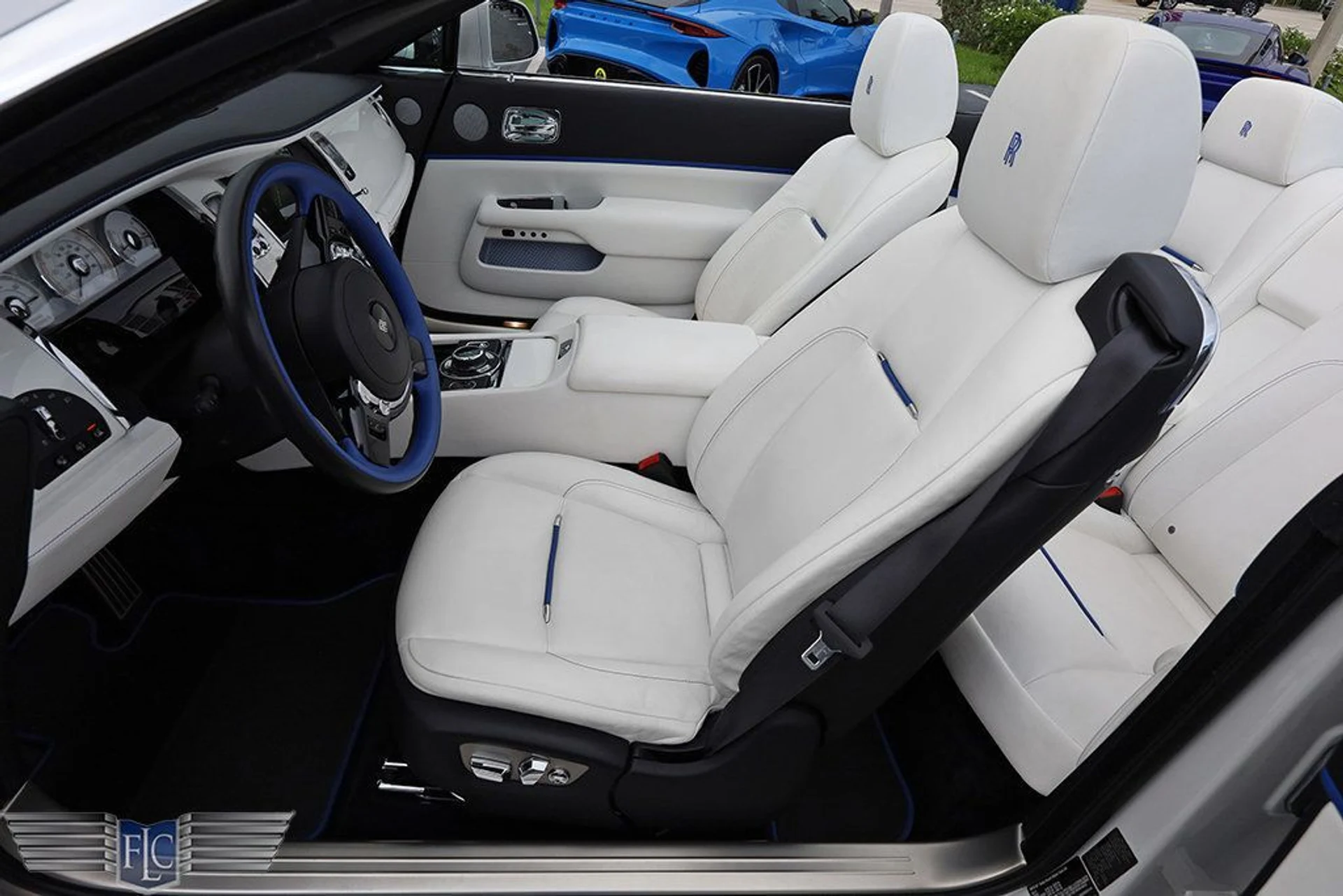 mph013_2035921658_used_2018_rolls_royce_dawn_convertible_6305_22879158_14_1024_52100ca23b