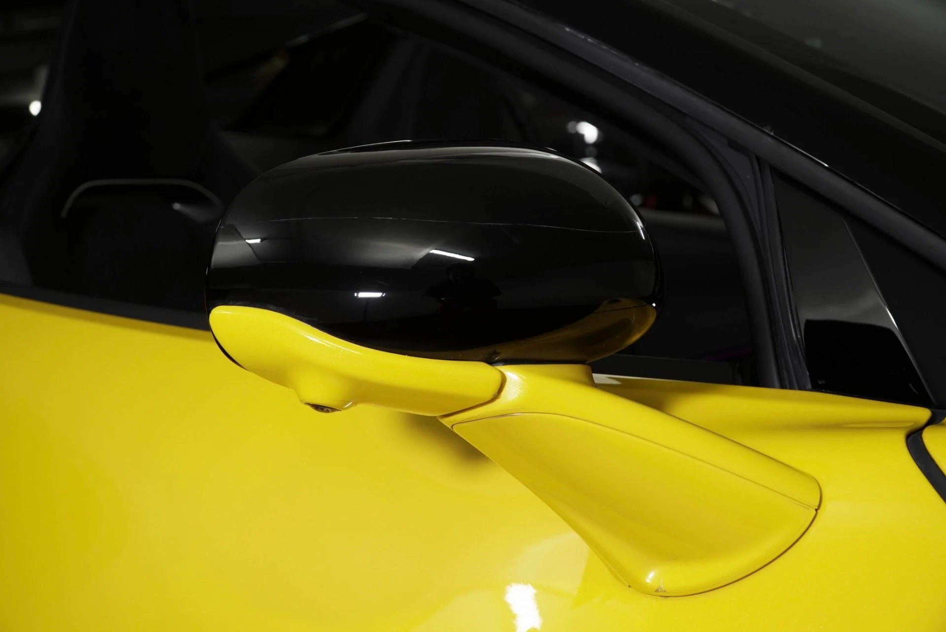 mph013_2044701607_Used_2025_Mc_Laren_Artura_Spider_1768807738_4f33ff9649