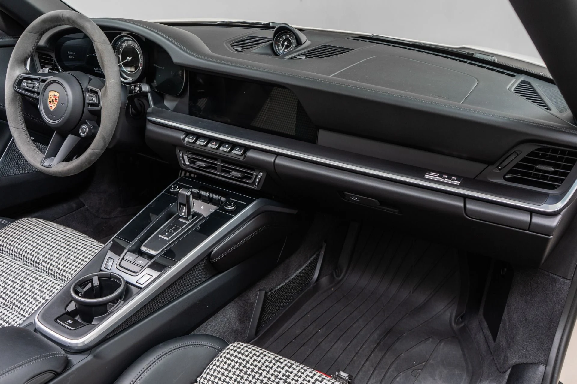 mph013_2047340236_Used_2024_Porsche_911_Targa_4_S_1792178990_09de8429a1